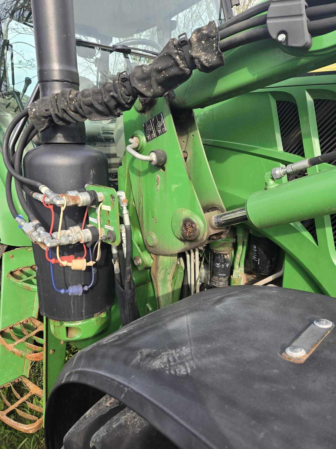 2016 John Deere 6120E Image