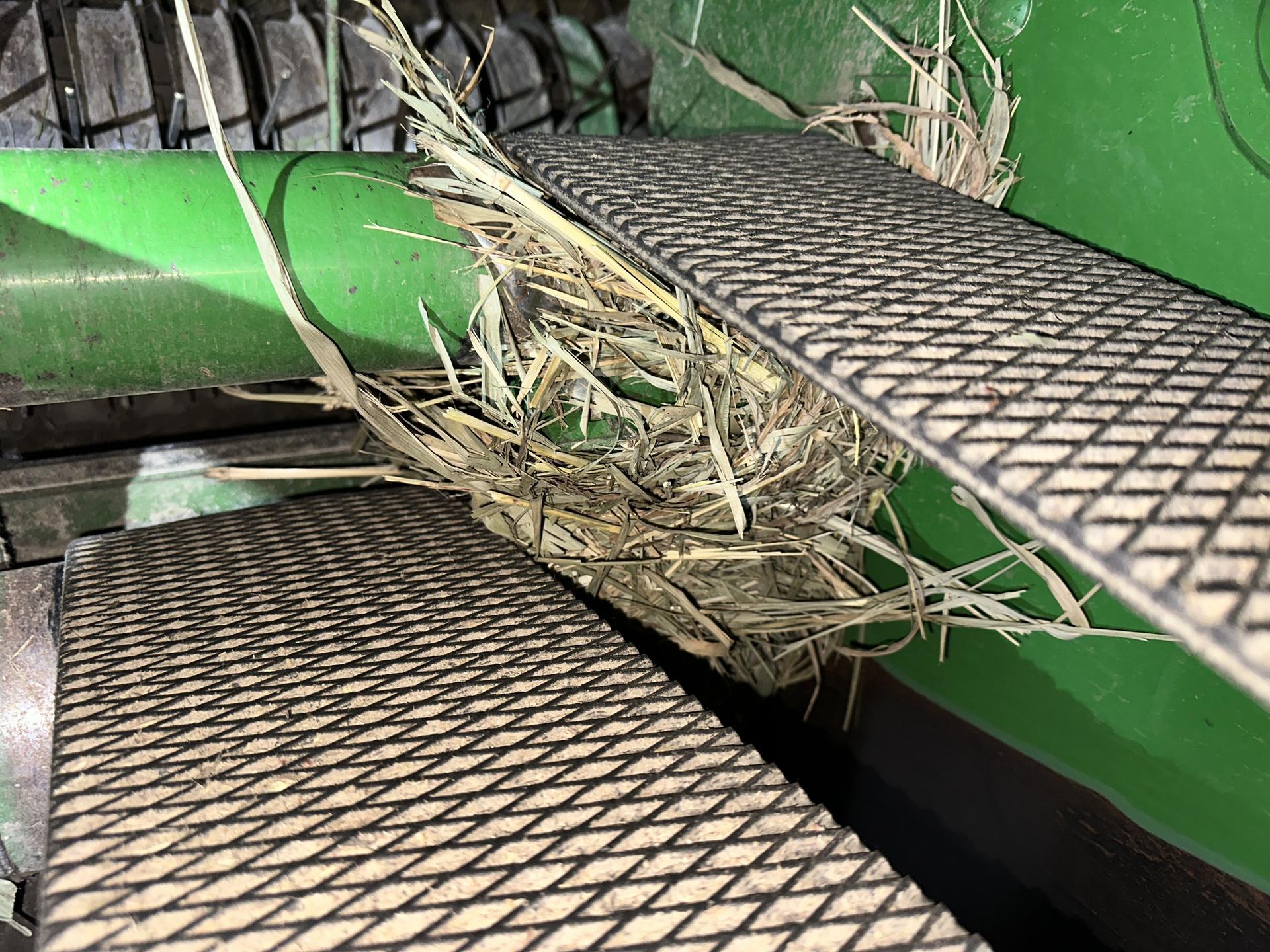2013 John Deere 569 Premium Image