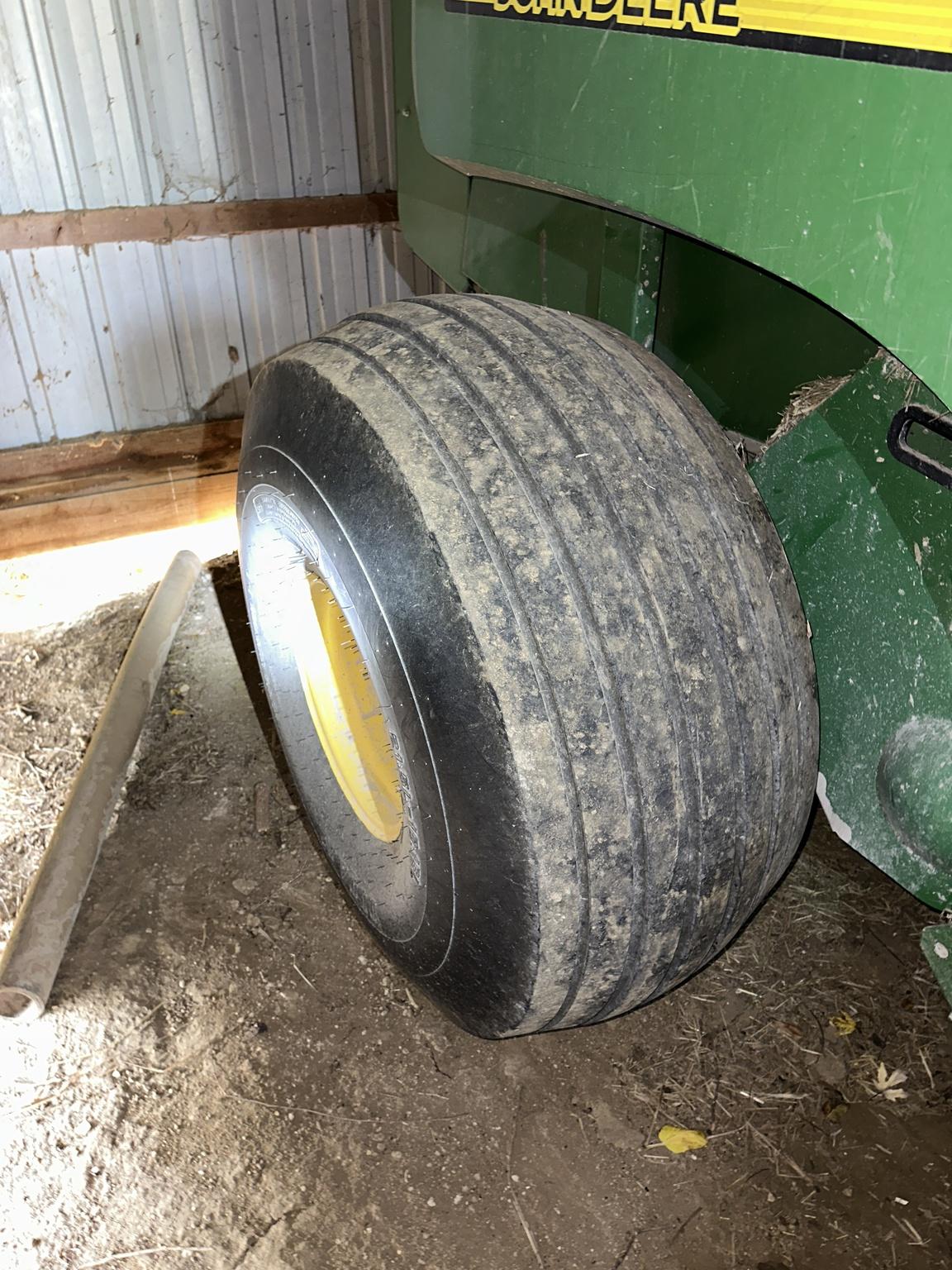 2013 John Deere 569 Premium Image