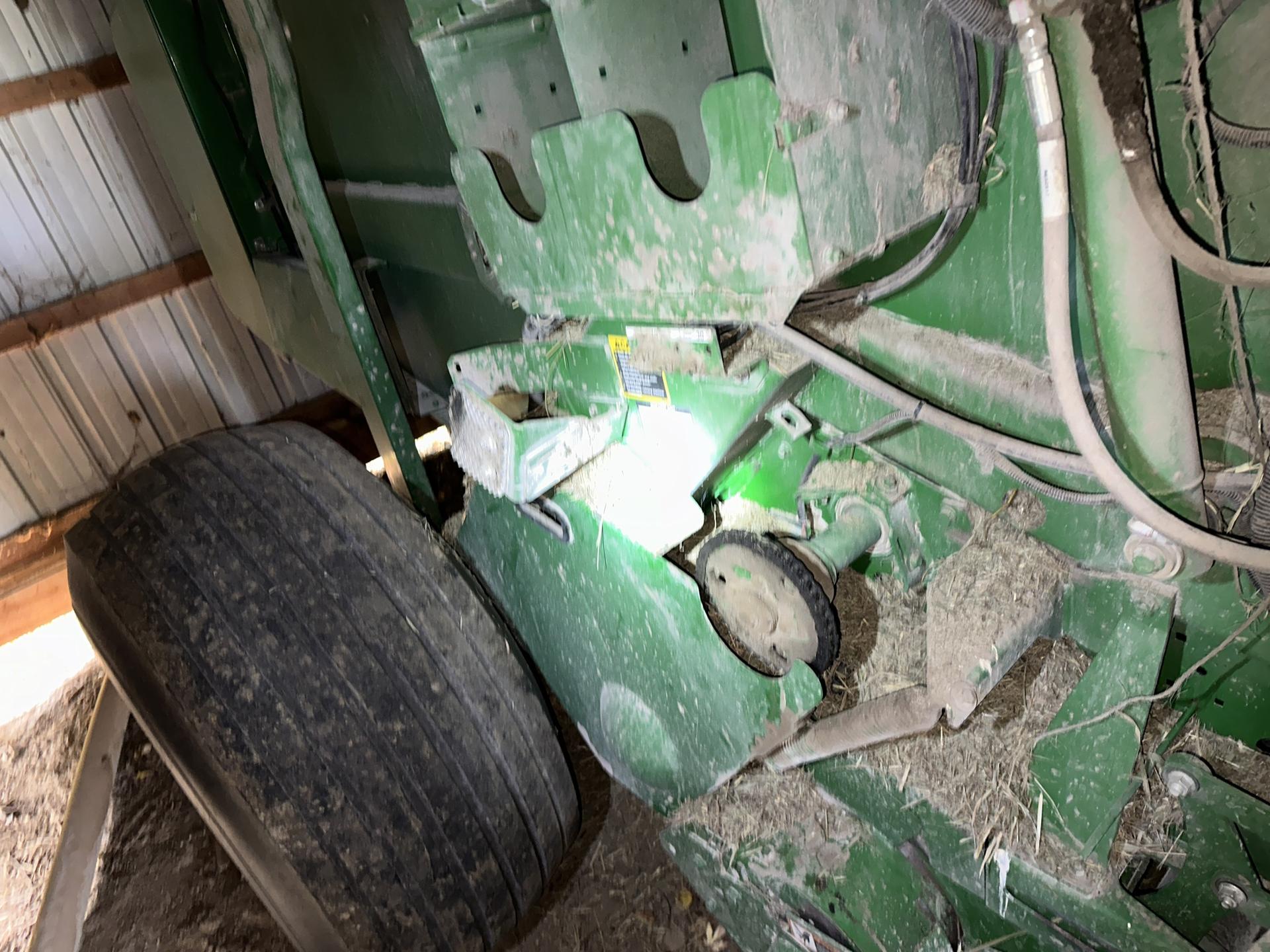 2013 John Deere 569 Premium Image