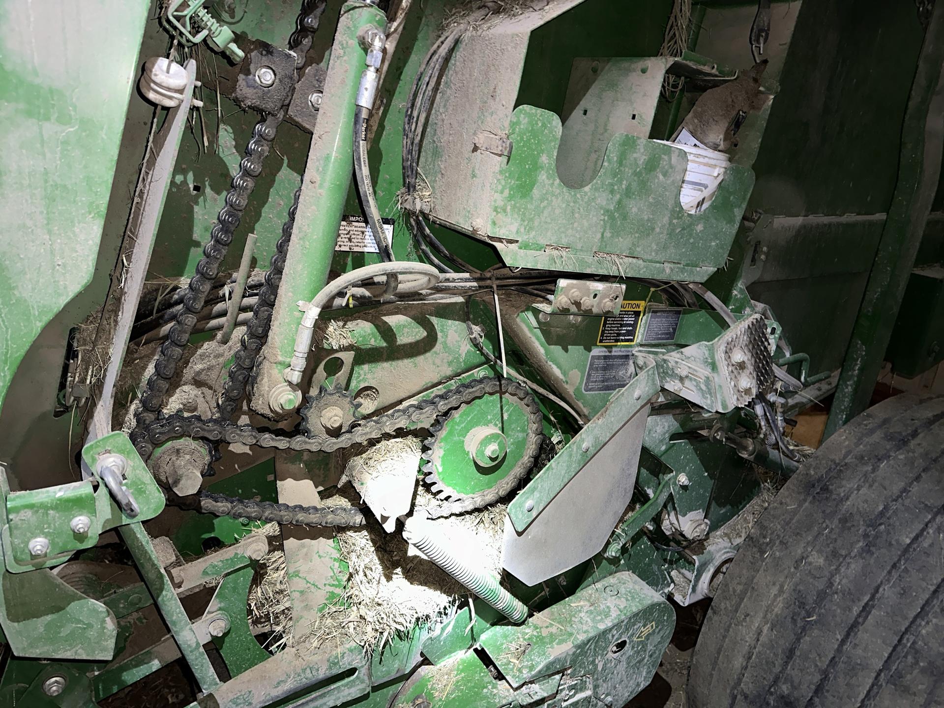 2013 John Deere 569 Premium Image