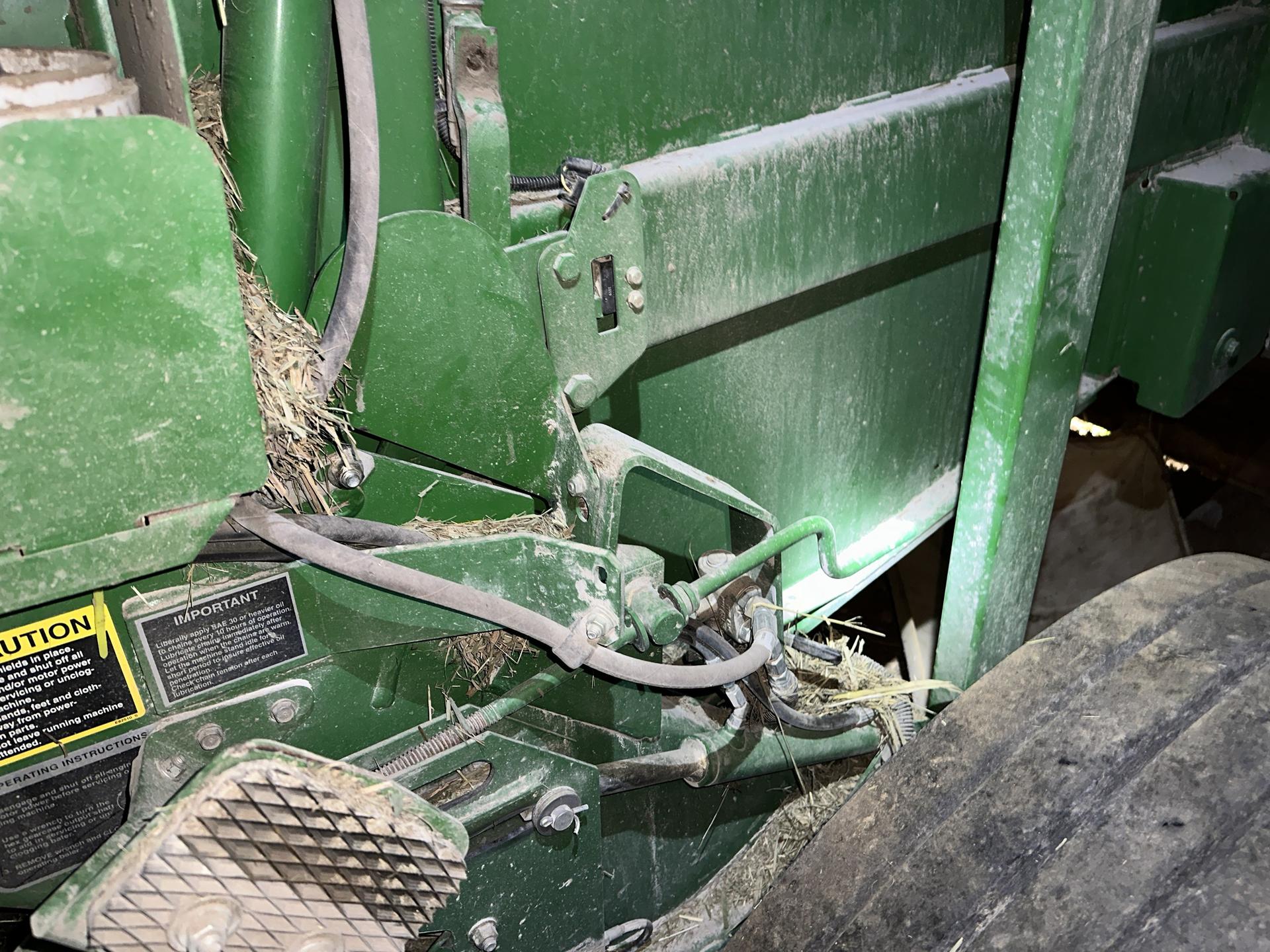 2013 John Deere 569 Premium Image