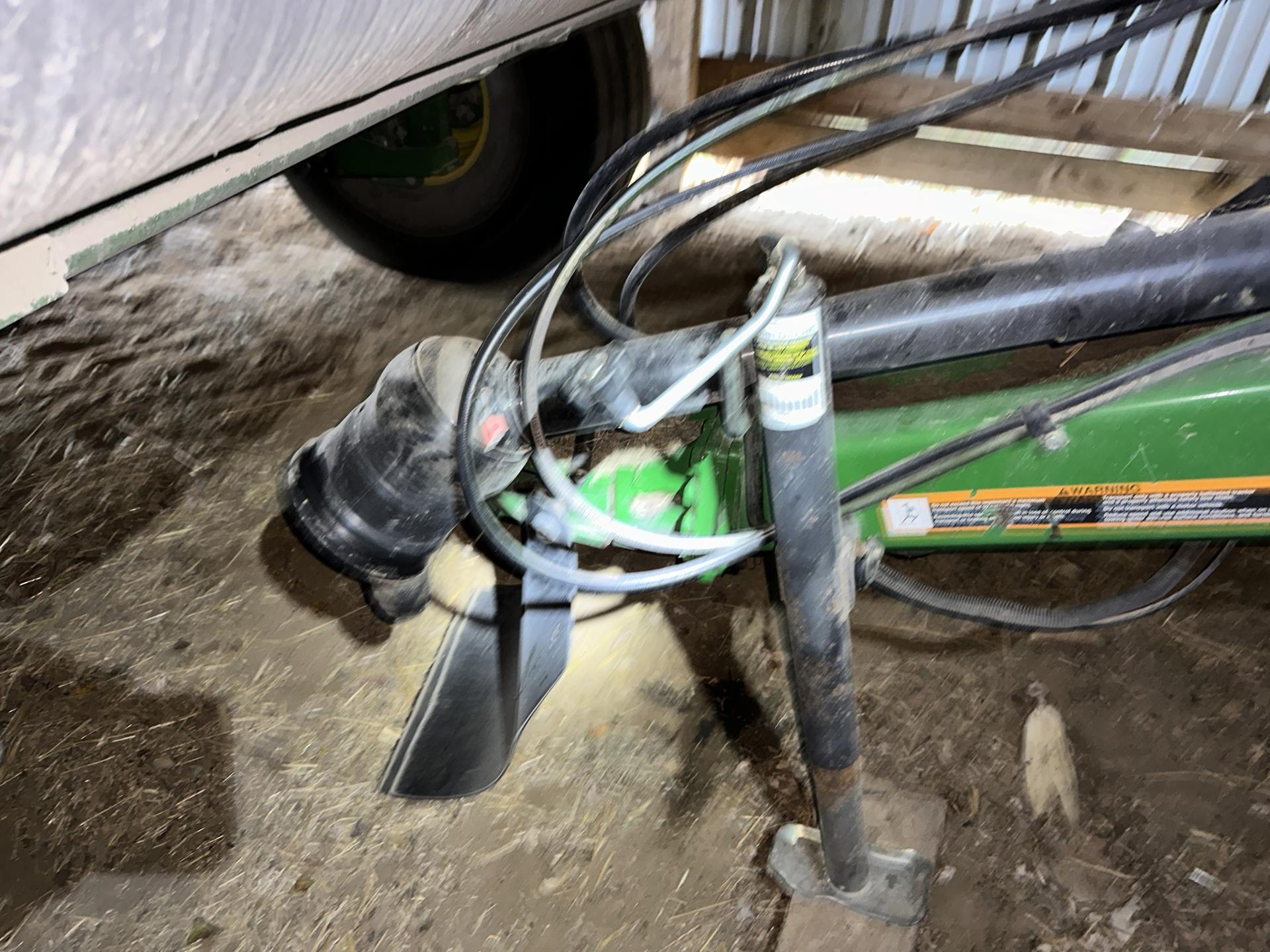 2013 John Deere 569 Premium Image