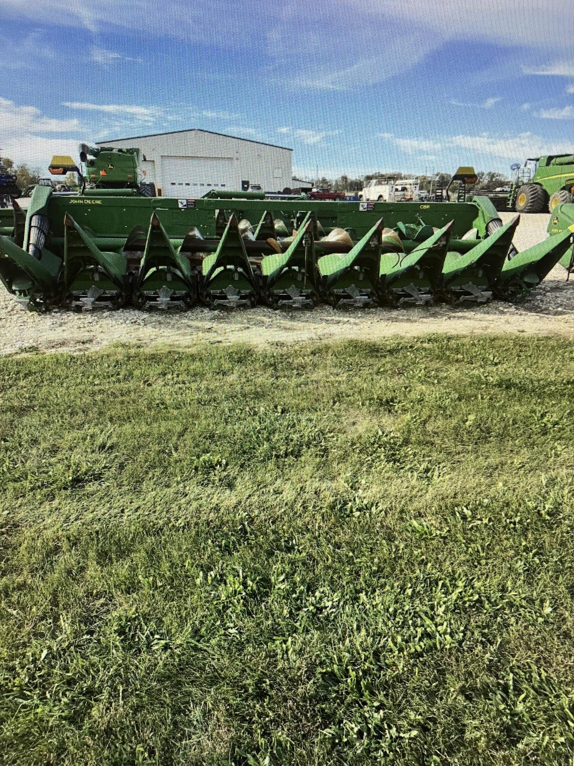 2022 John Deere C8R Image