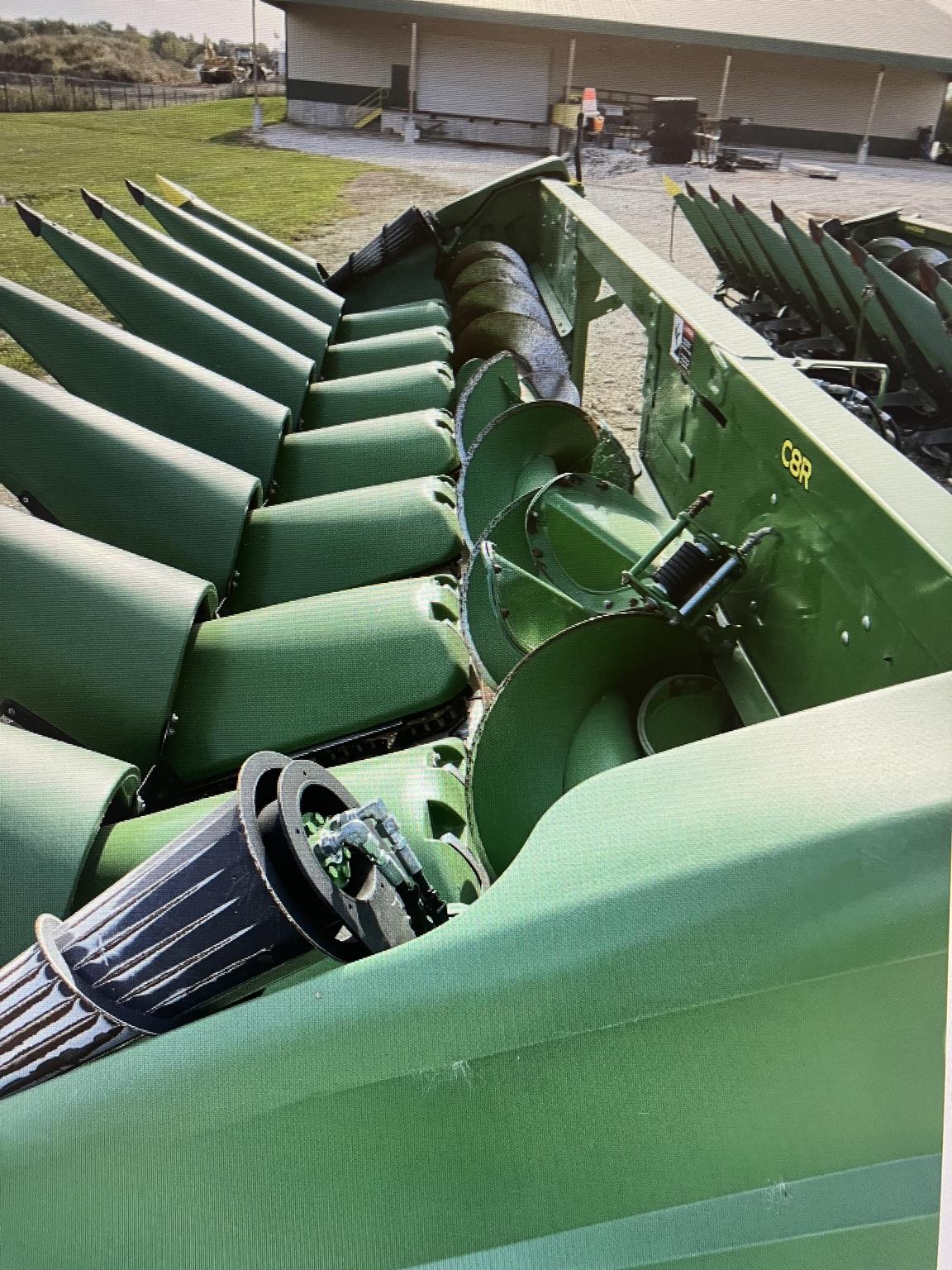 2022 John Deere C8R Image
