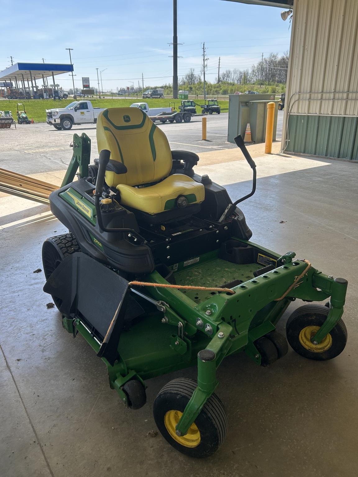 2023 John Deere Z950R Image