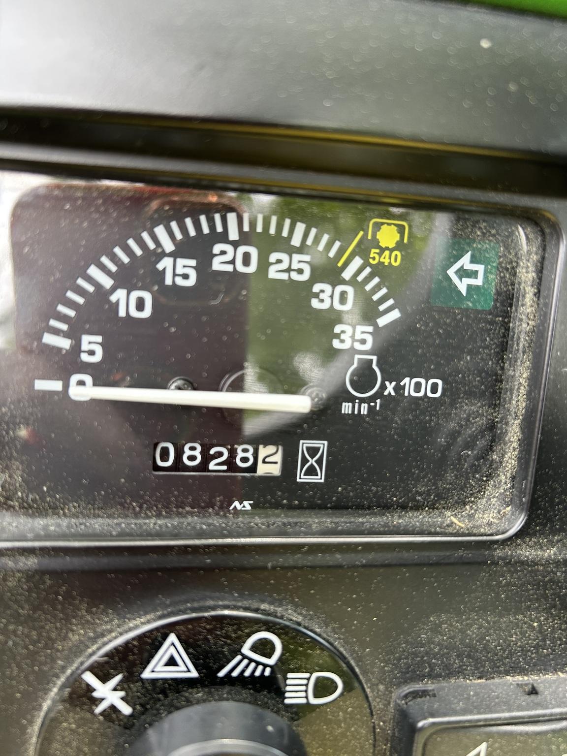 2010 John Deere 2305 Image