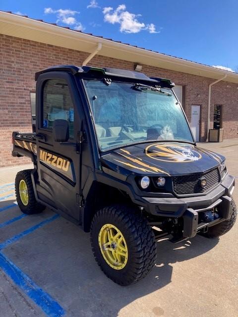 2023 John Deere XUV 835R Image