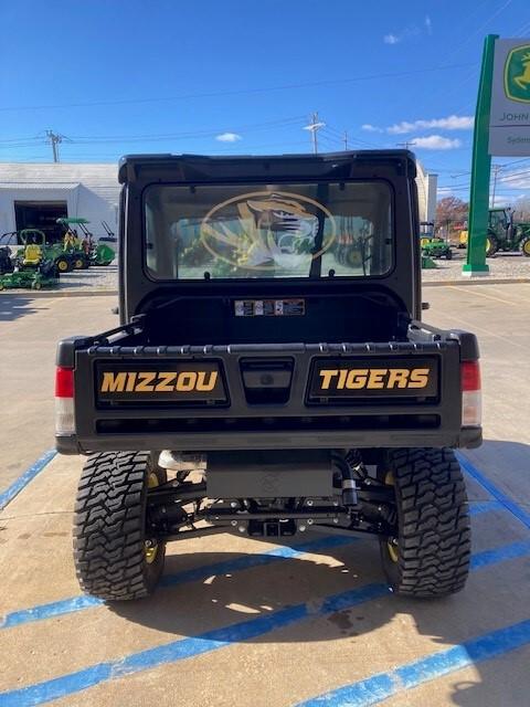 2023 John Deere XUV 835R Image