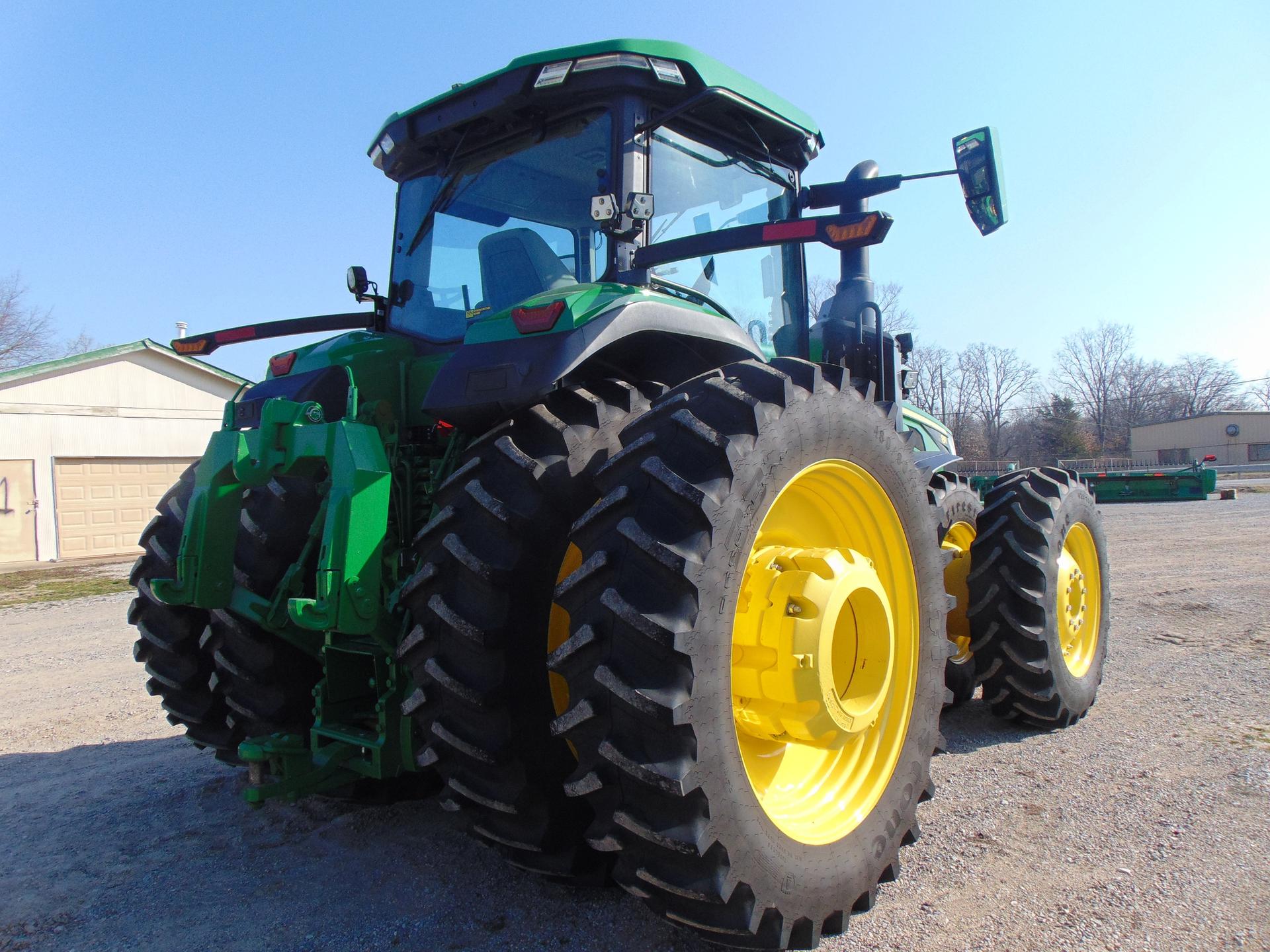 2024 John Deere 8R 340 Image