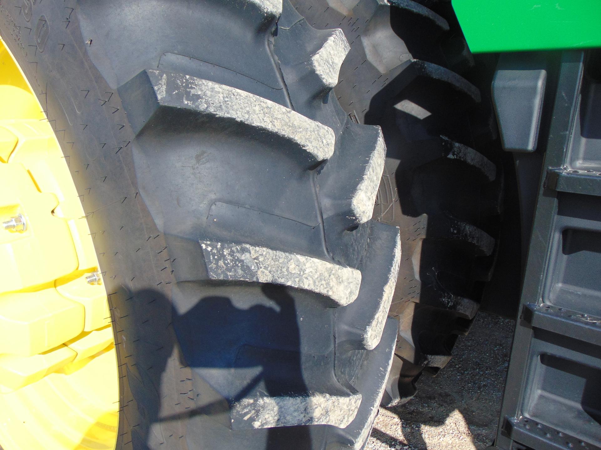 2024 John Deere 8R 340 Image