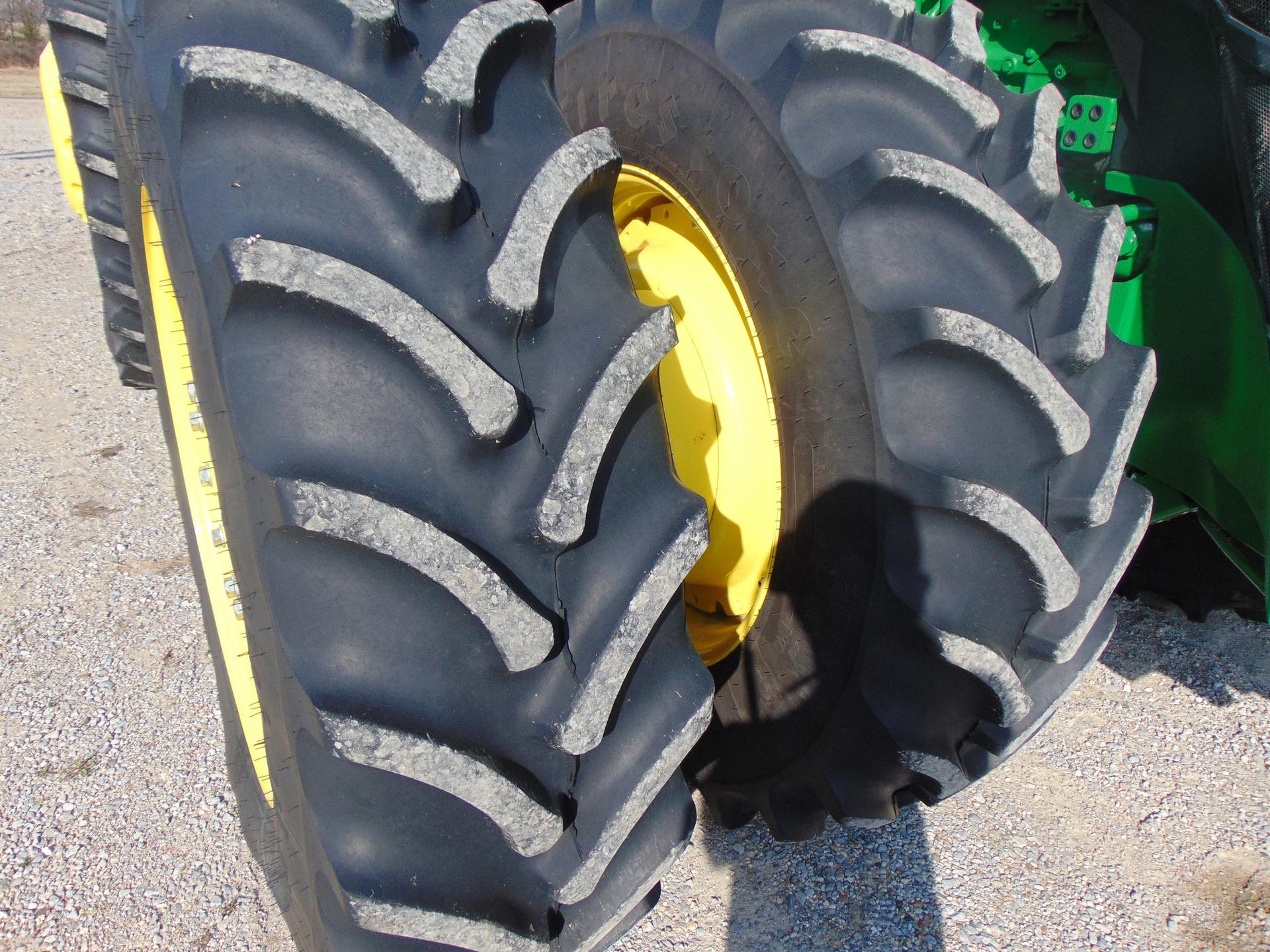 2024 John Deere 8R 340 Image