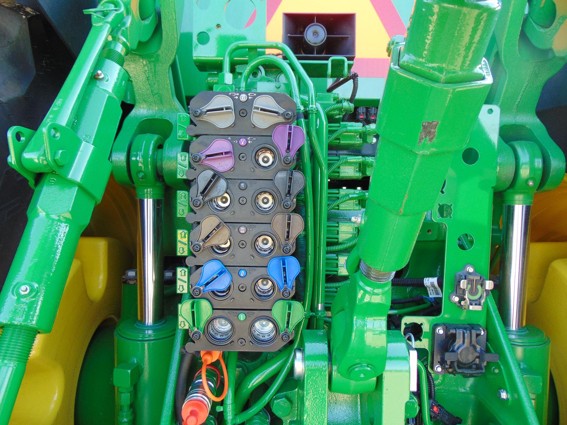 2024 John Deere 8R 340 Image