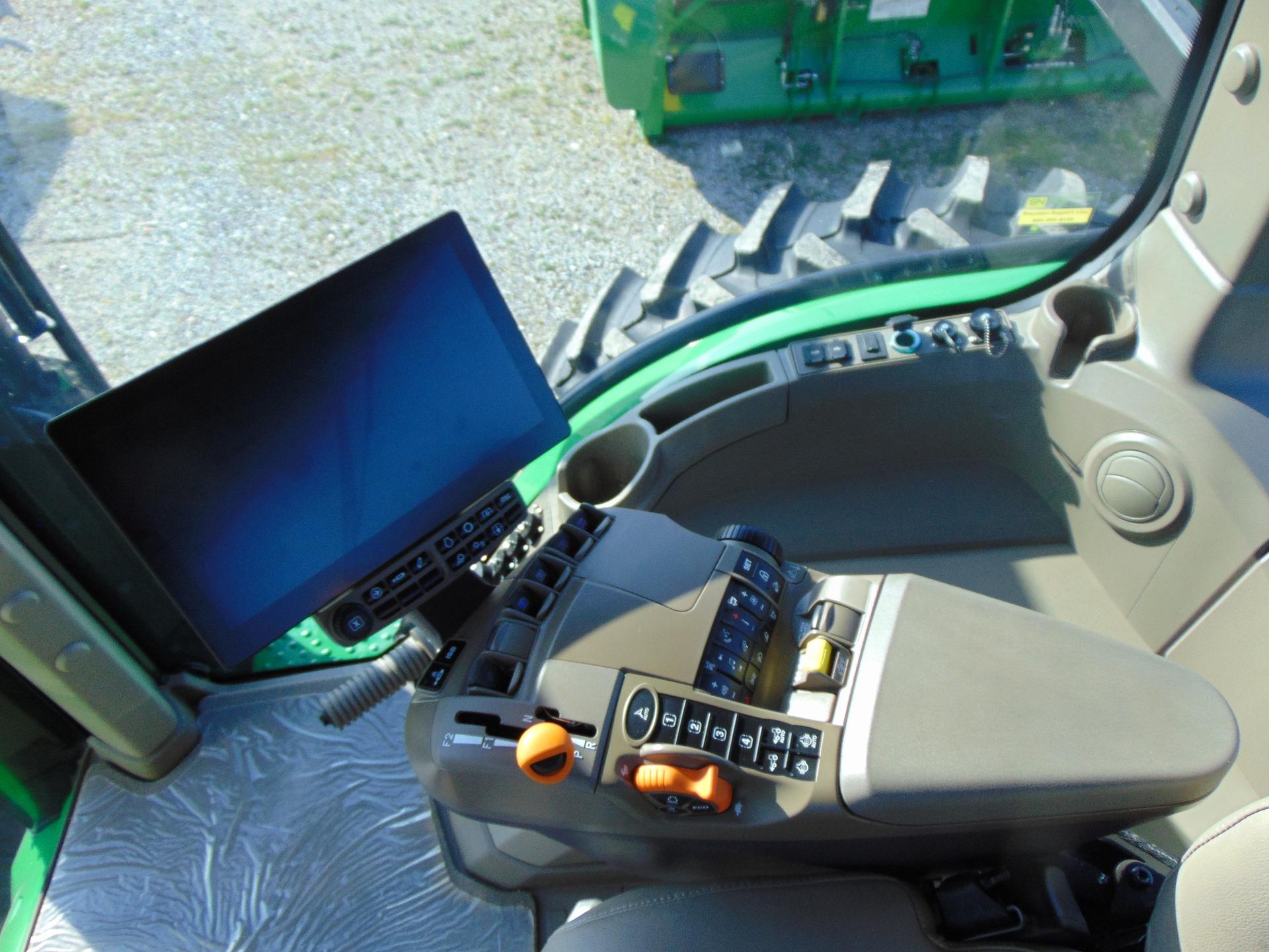 2024 John Deere 8R 340 Image