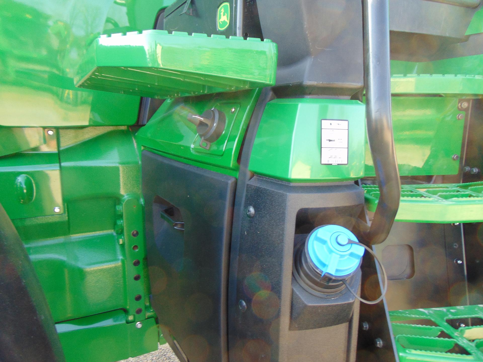 2024 John Deere 8R 340 Image