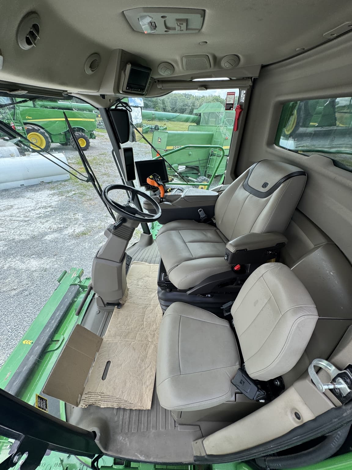 2022 John Deere X9 1000 Image