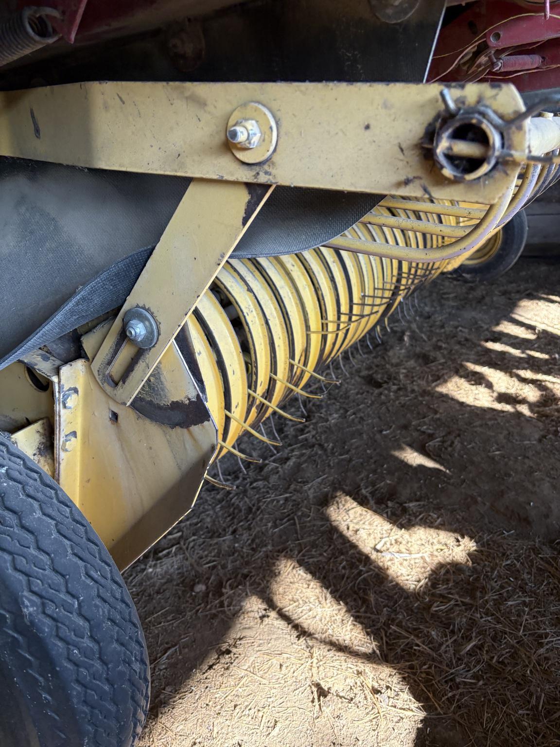 2003 New Holland BR770 Image