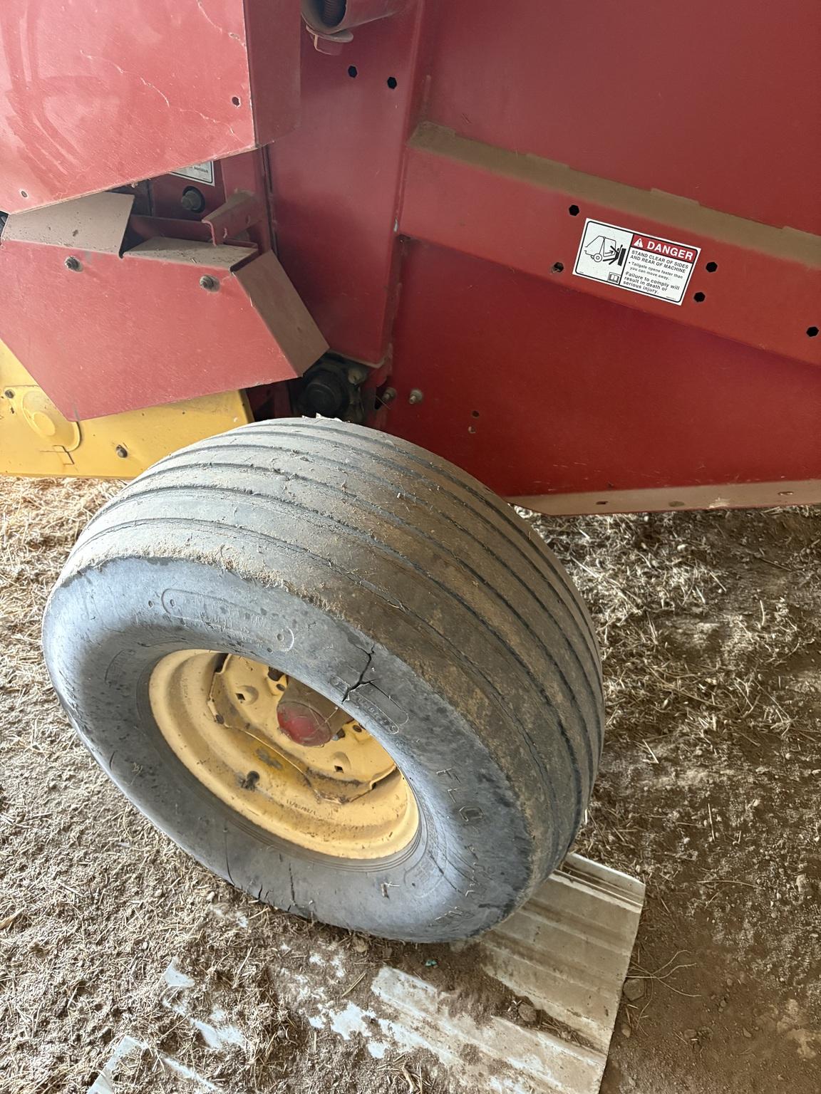 2003 New Holland BR770 Image