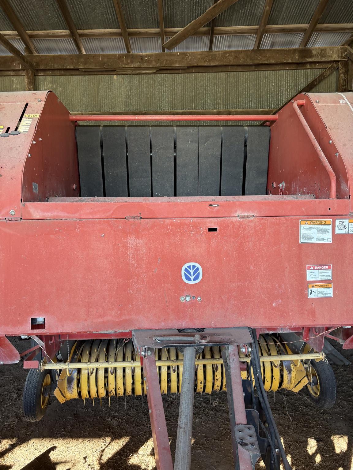 2003 New Holland BR770 Image
