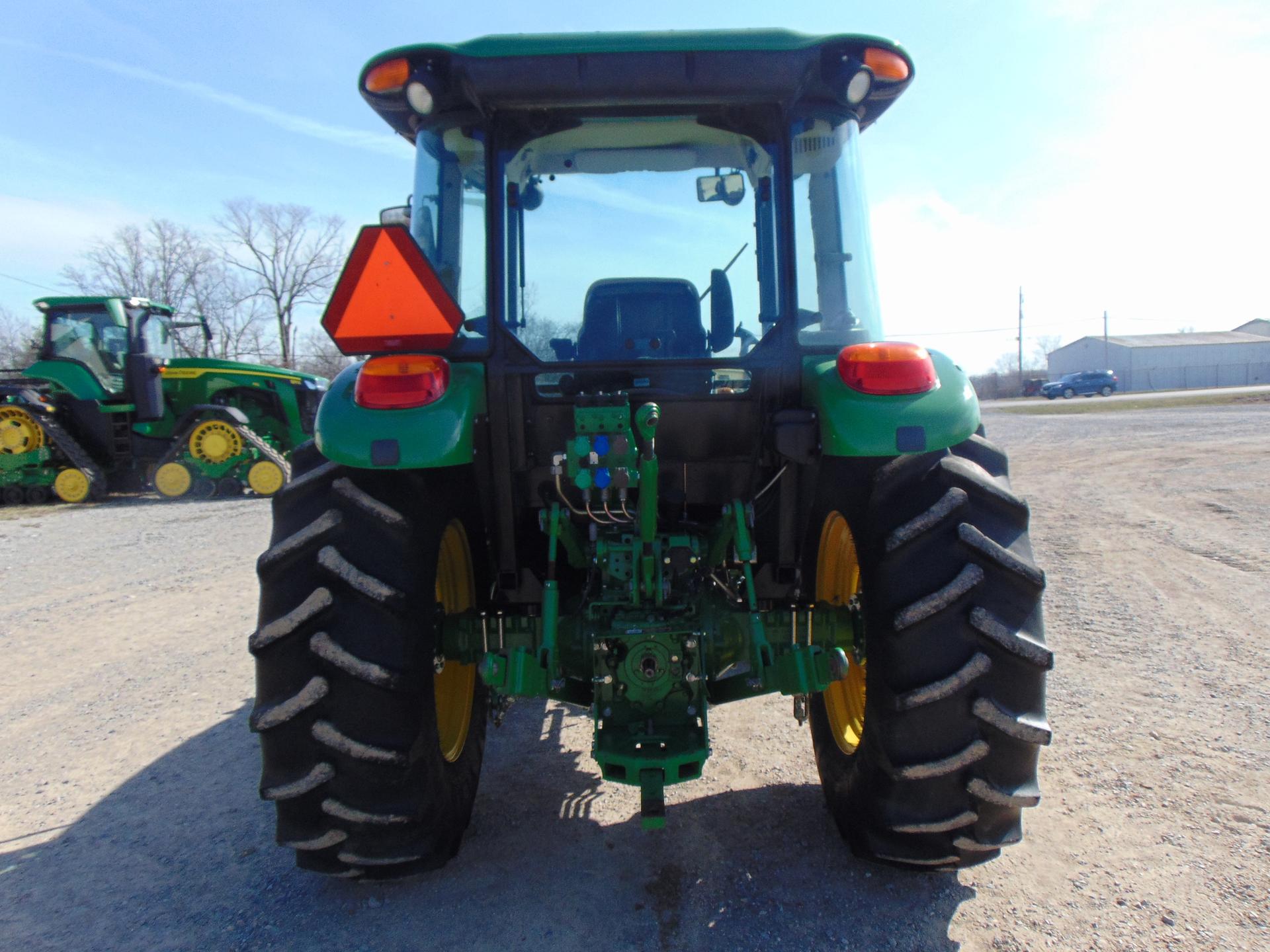 2014 John Deere 5100E Image