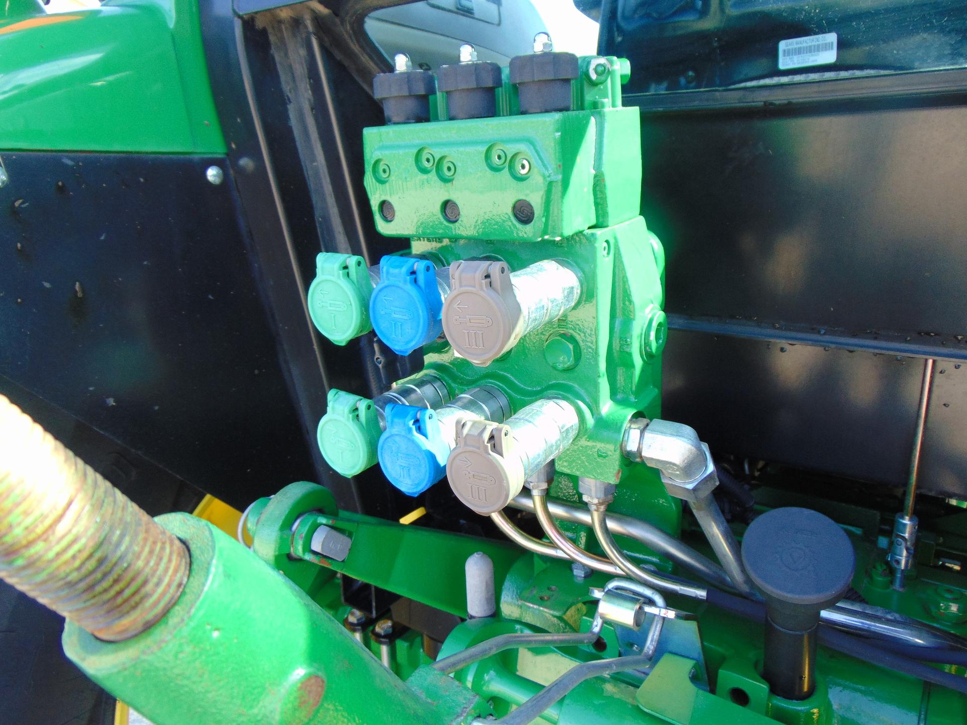2014 John Deere 5100E Image