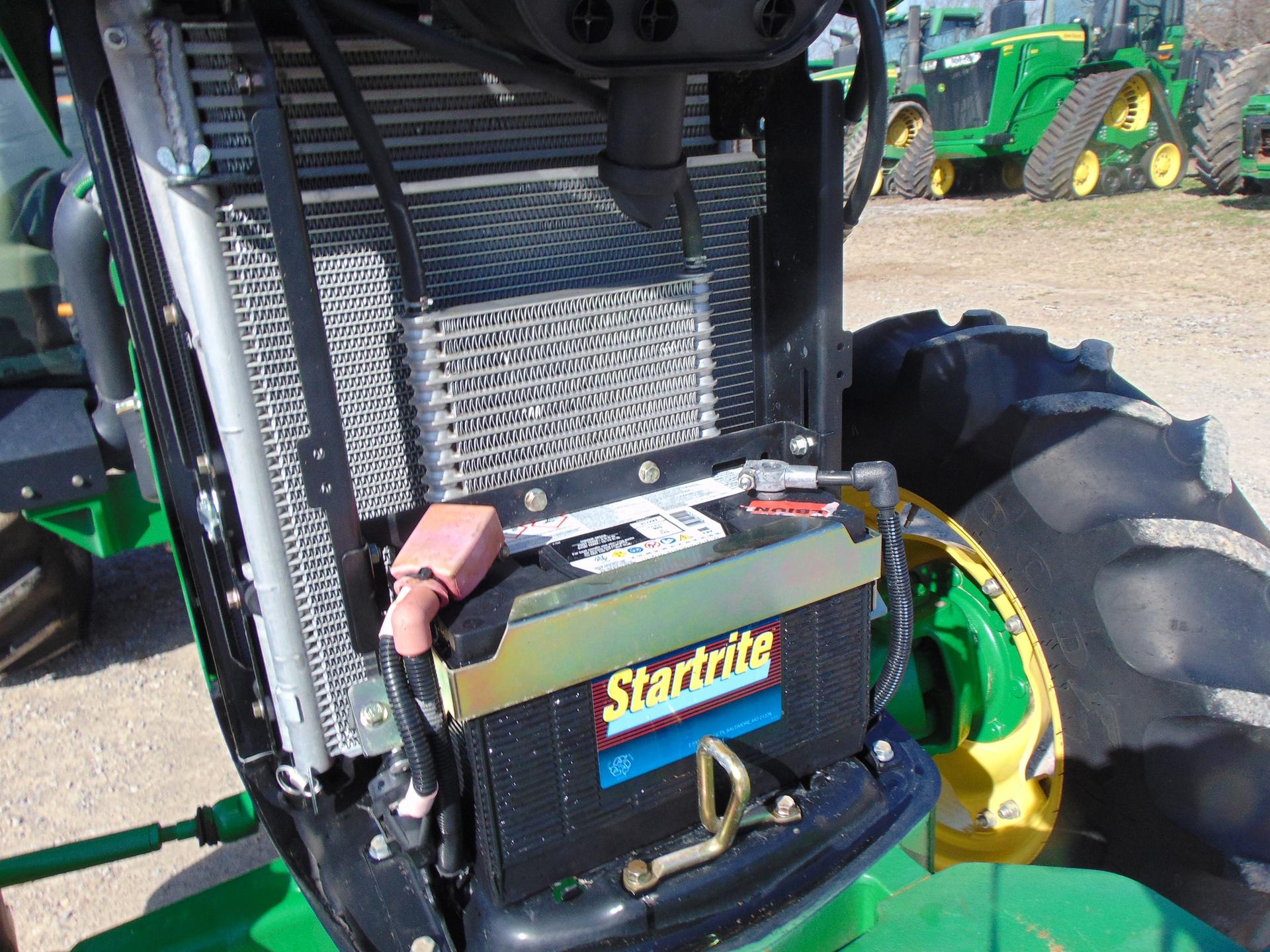 2014 John Deere 5100E Image