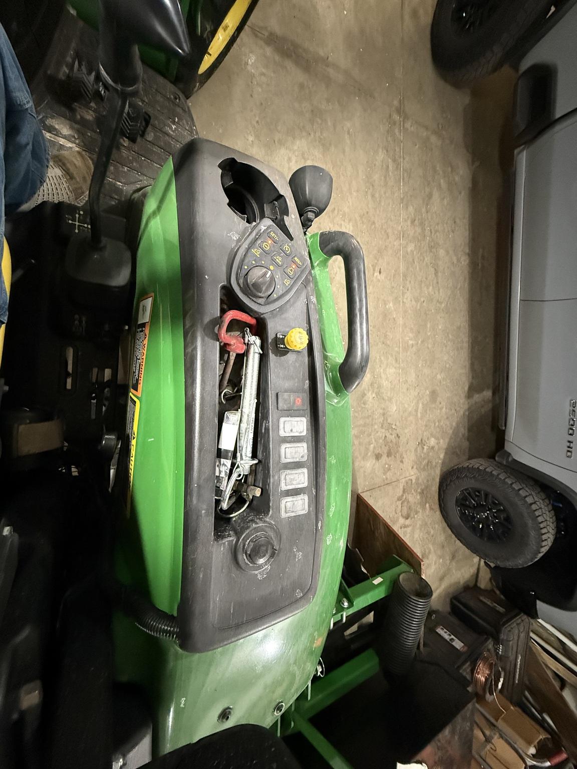 2016 John Deere 4052R Image