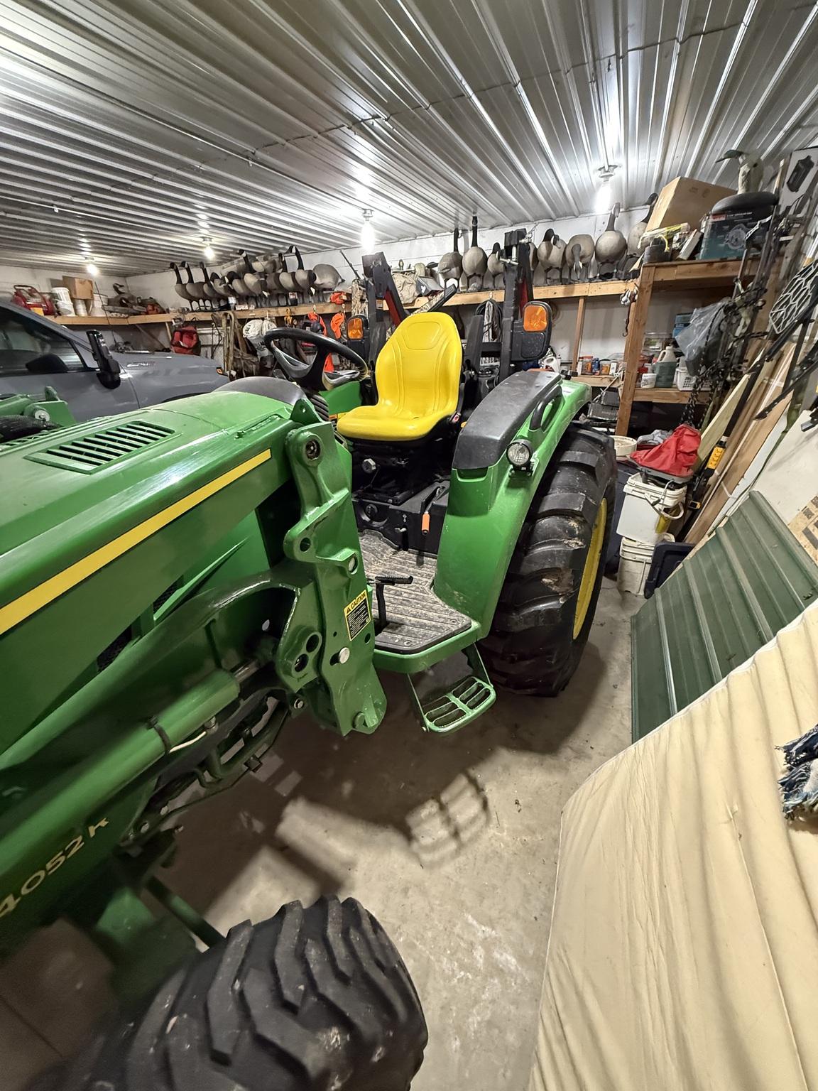 2016 John Deere 4052R Image