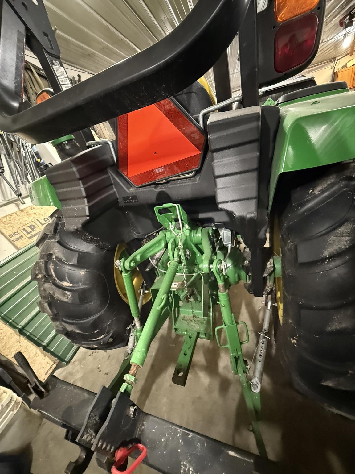 2016 John Deere 4052R Image