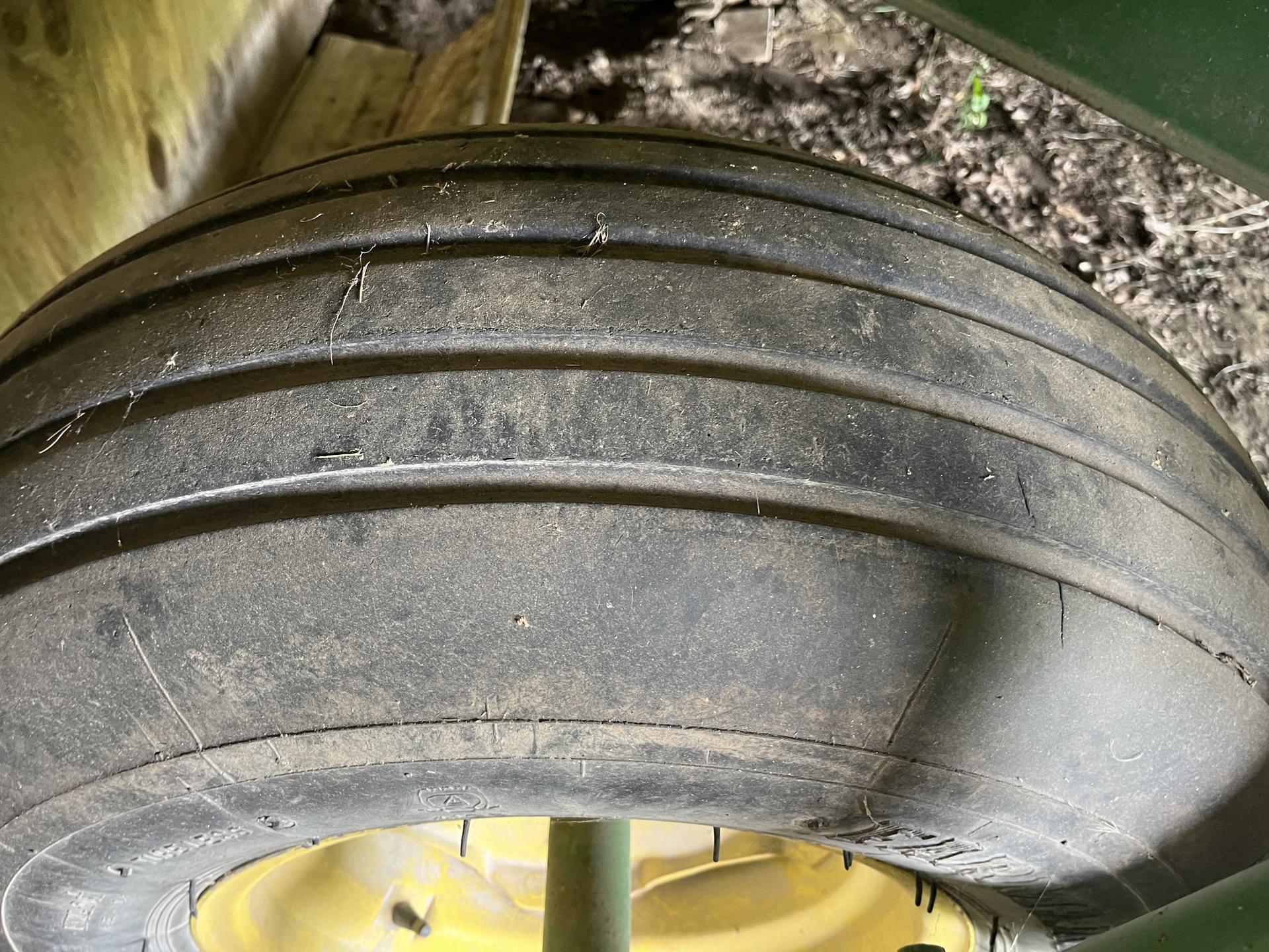 1998 John Deere 925 Image