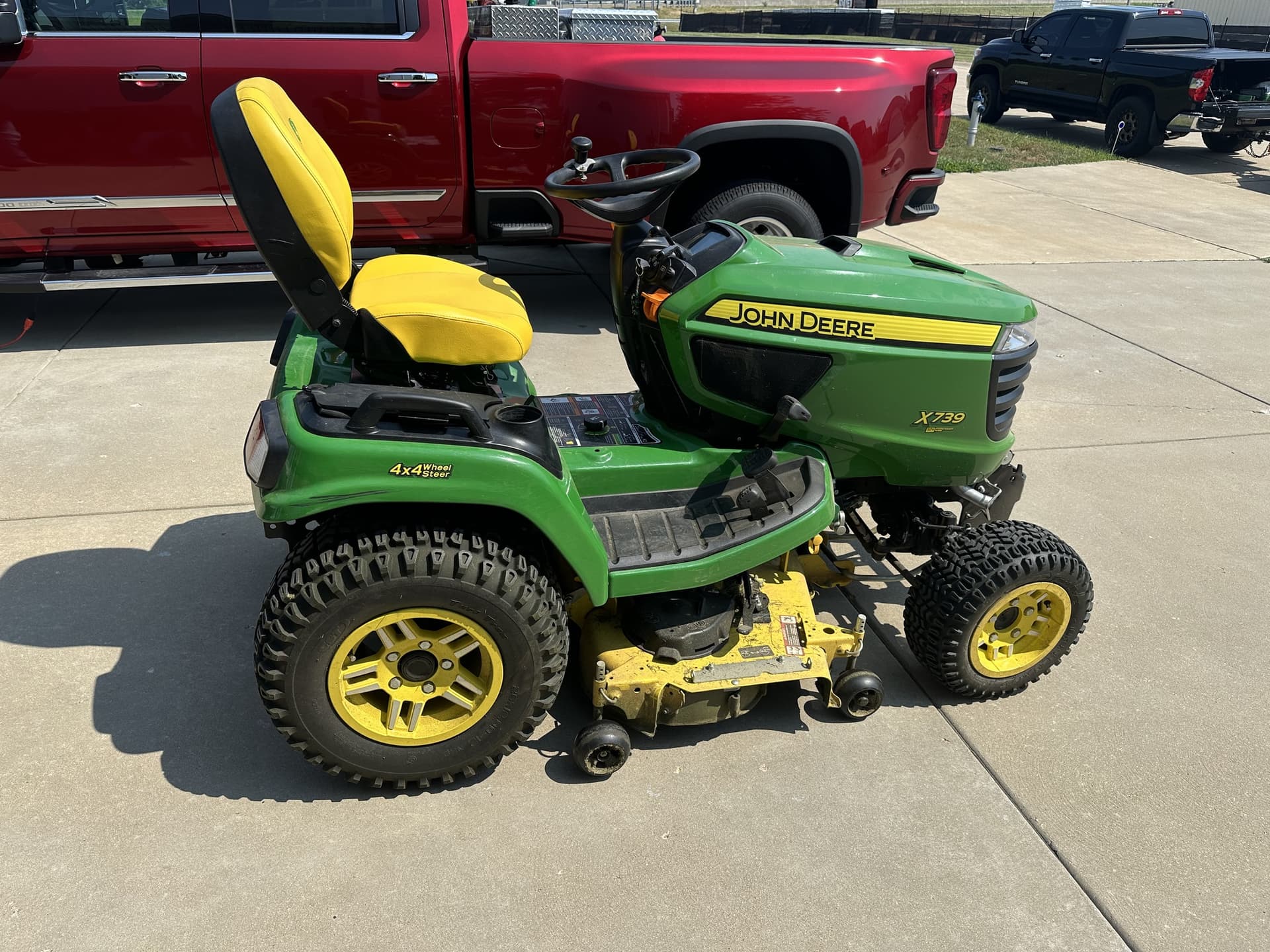 2022 John Deere X739 Image