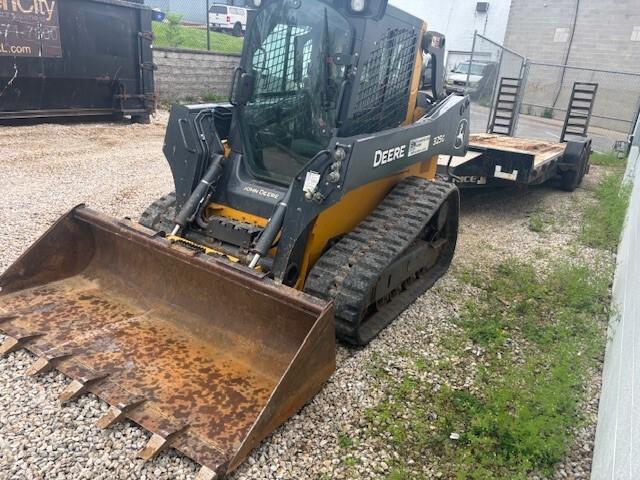 2023 John Deere 325G Image
