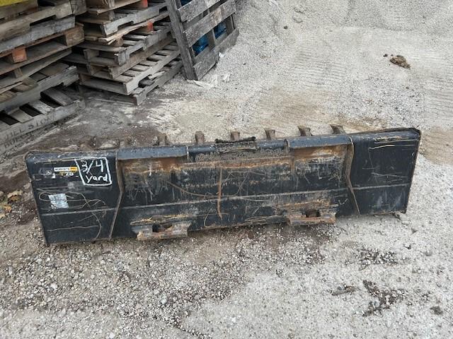 2022 John Deere 325G Image