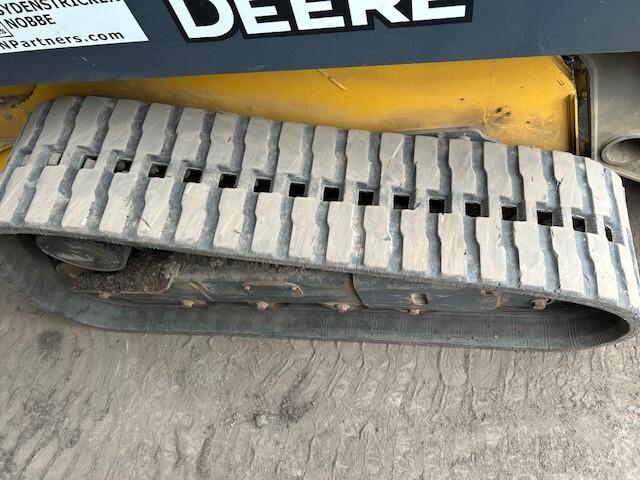 2022 John Deere 325G Image