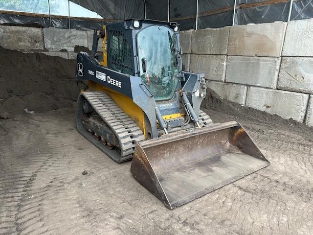 2022 John Deere 325G Image