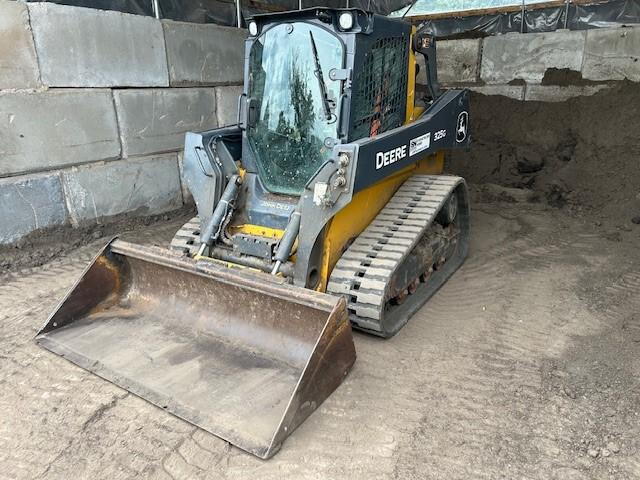 2022 John Deere 325G Image