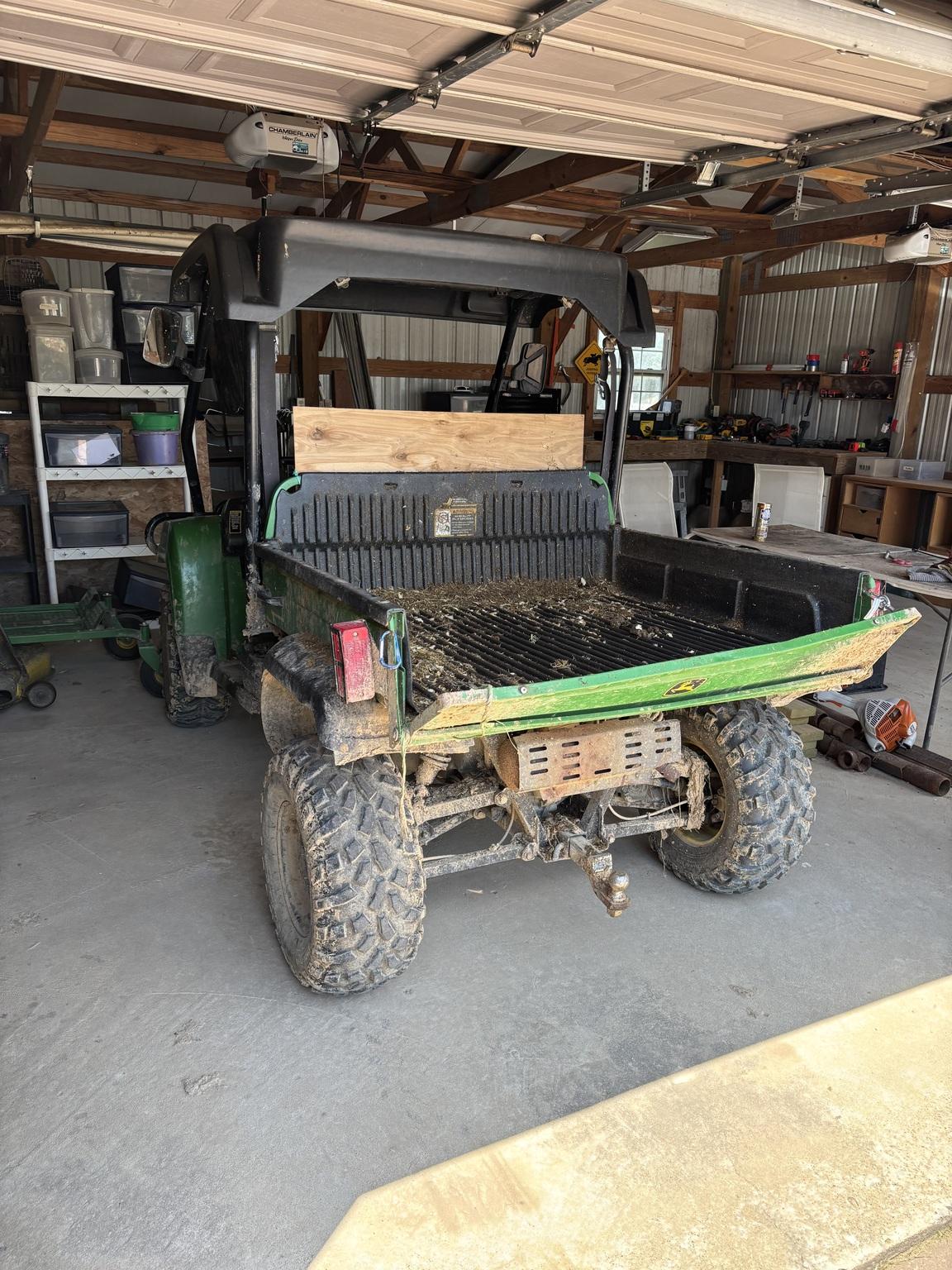 2010 John Deere XUV 620I GREEN Image