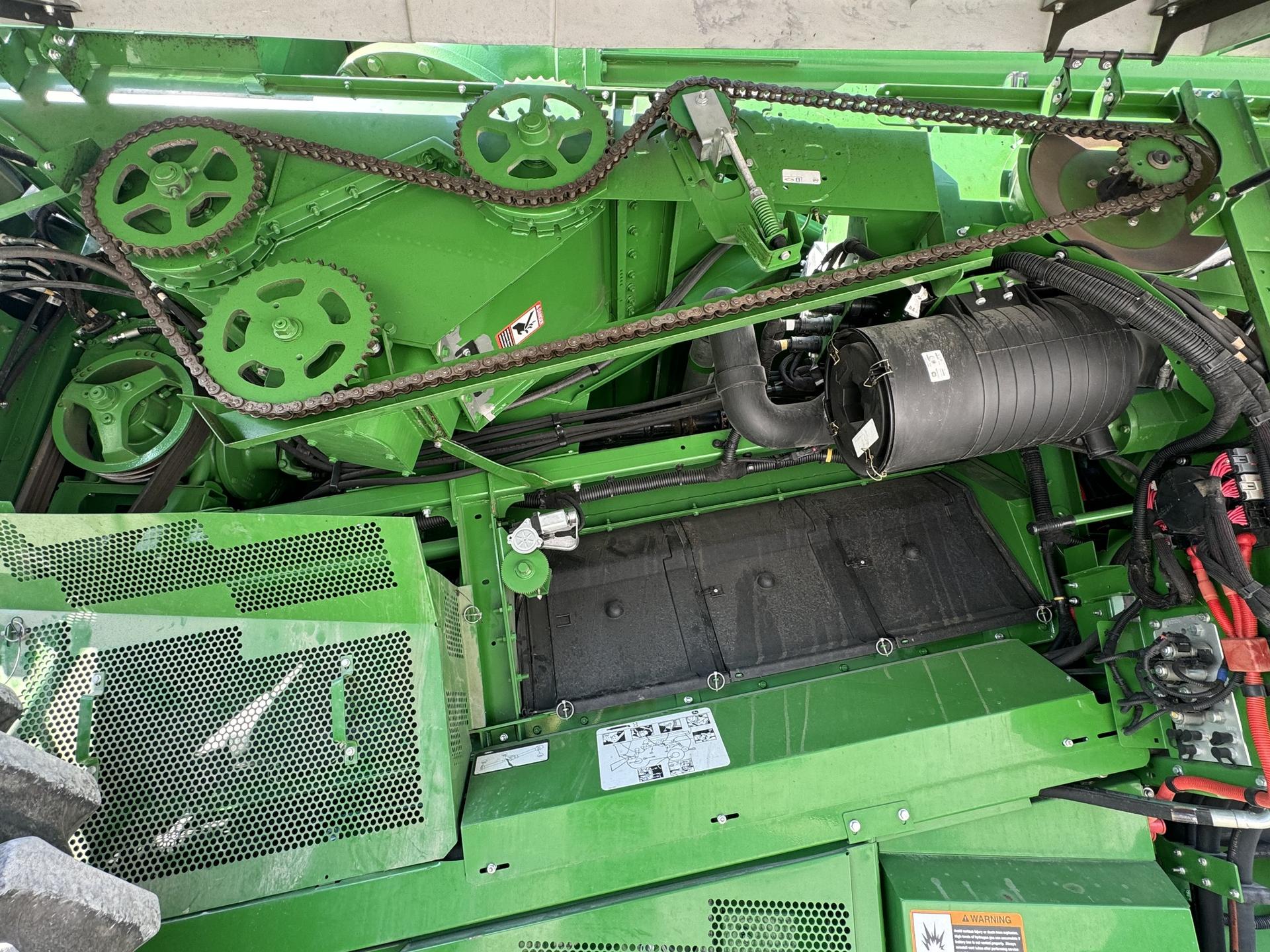 2017 John Deere S680 Image