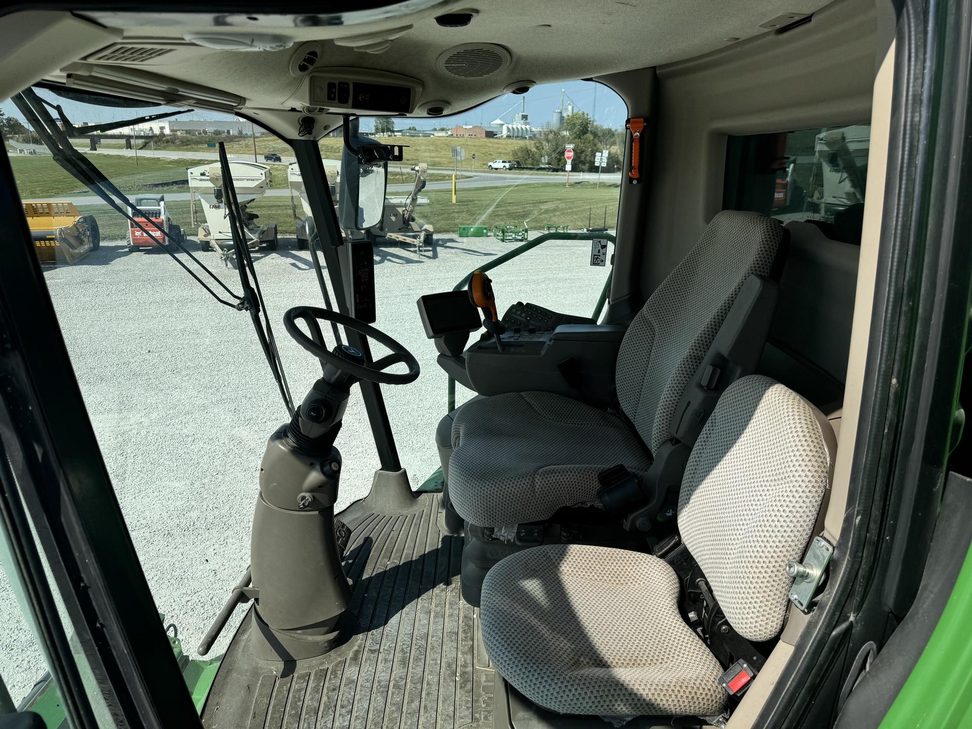 2017 John Deere S680 Image