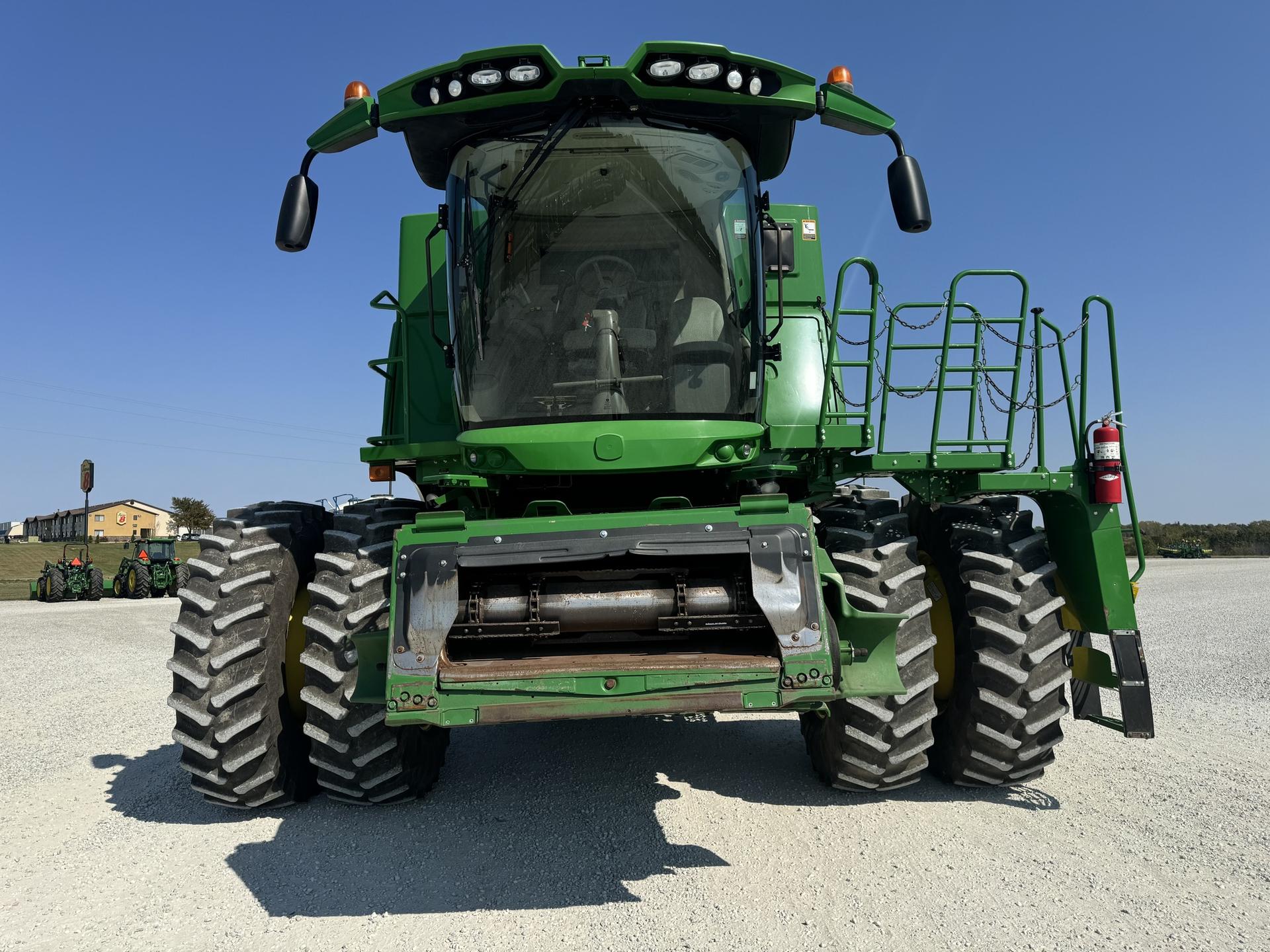 2017 John Deere S680 Image