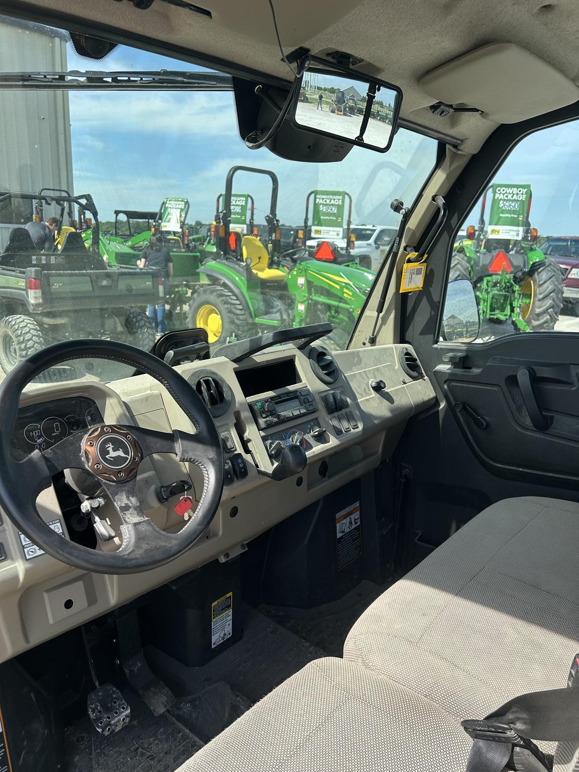 2023 John Deere XUV 835R Image