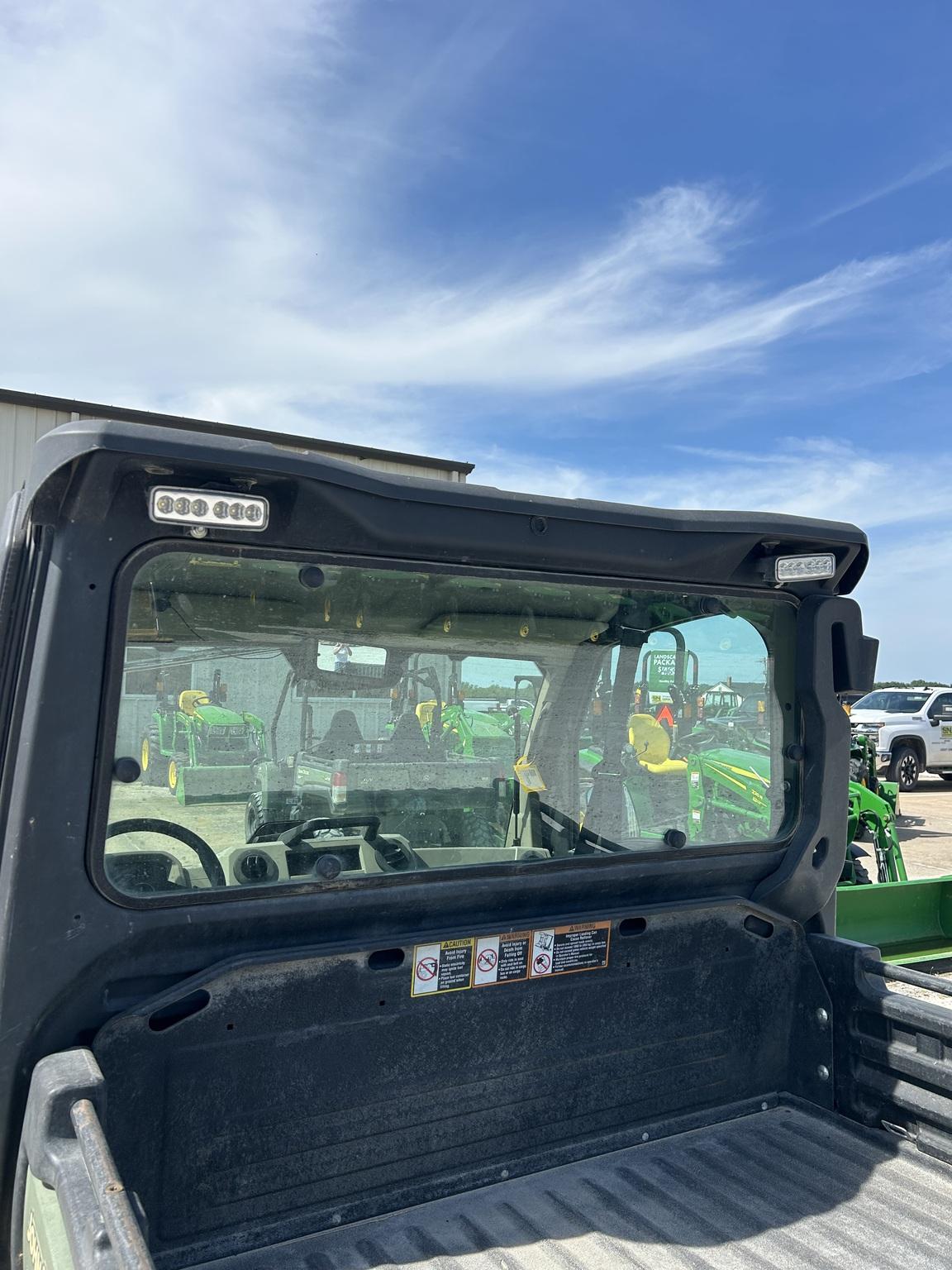 2023 John Deere XUV 835R Image