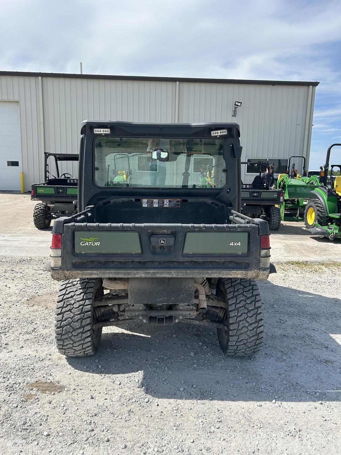 2023 John Deere XUV 835R Image