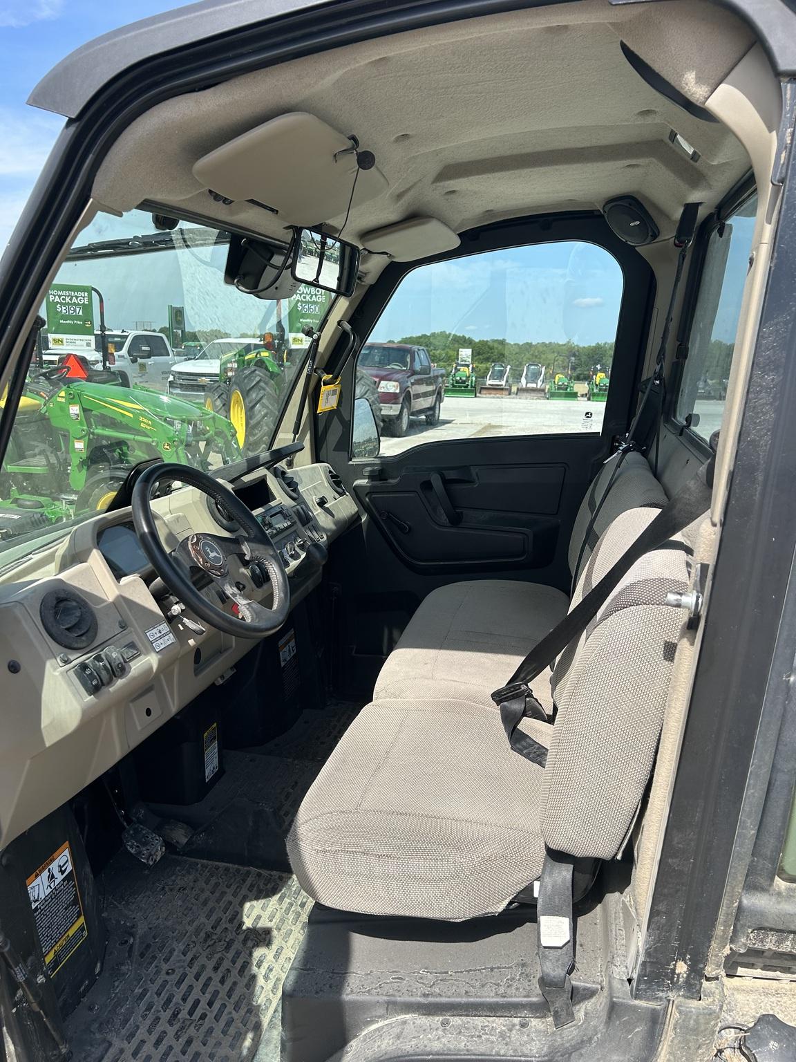 2023 John Deere XUV 835R Image