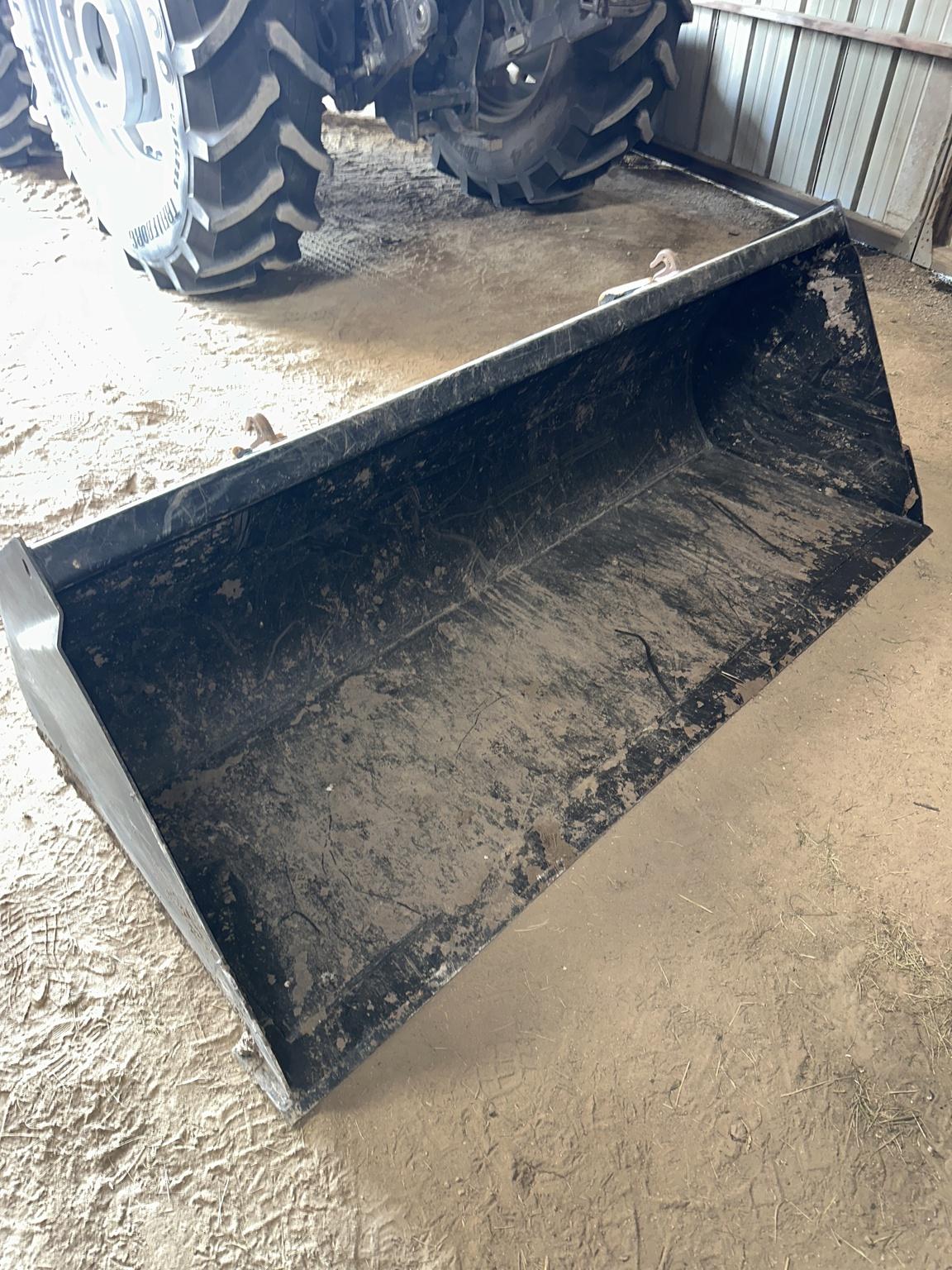 2023 Massey Ferguson 5711 Dyna4 Image