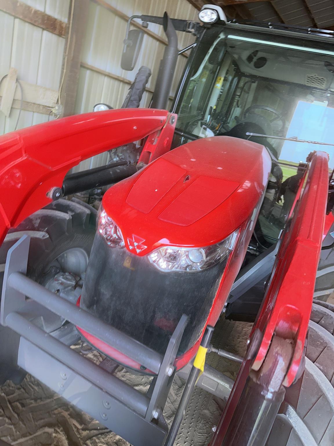 2023 Massey Ferguson 5711 Dyna4 Image
