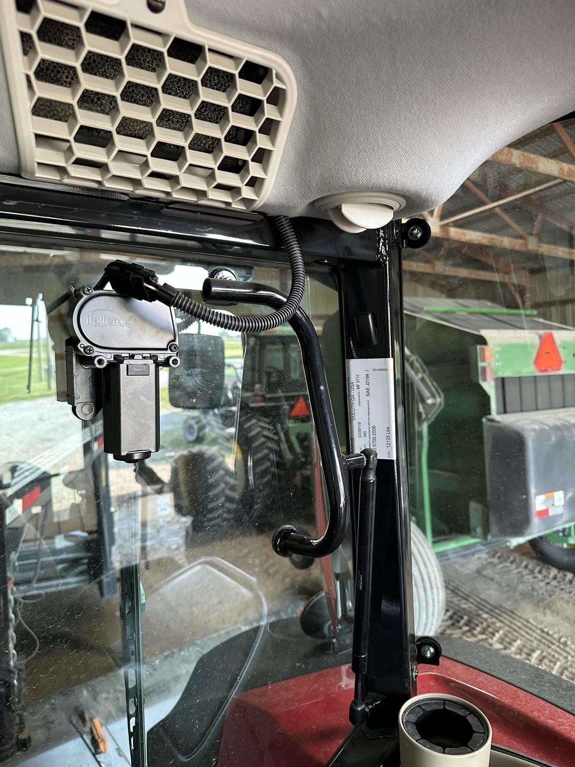 2023 Massey Ferguson 5711 Dyna4 Image