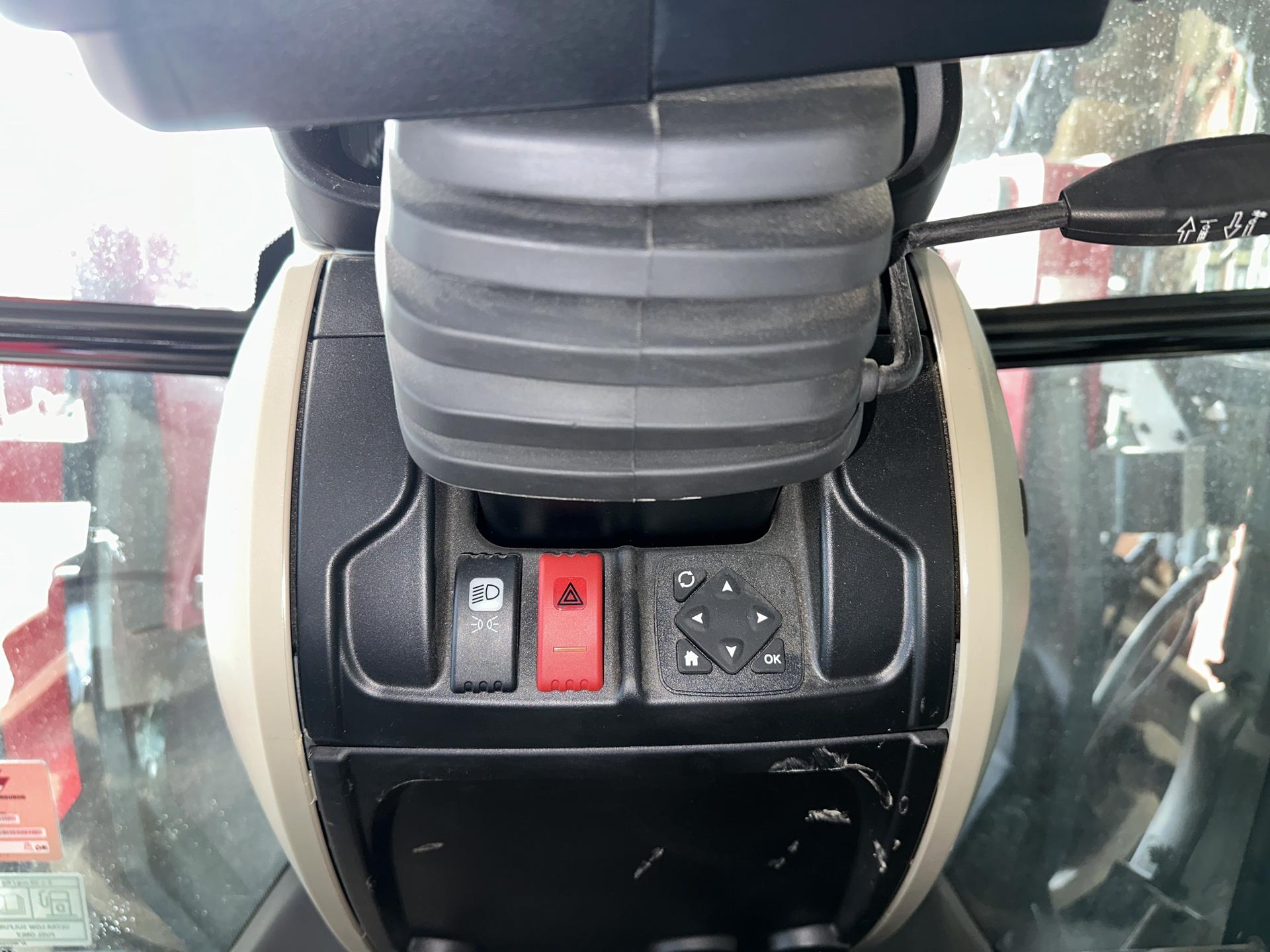 2023 Massey Ferguson 5711 Dyna4 Image
