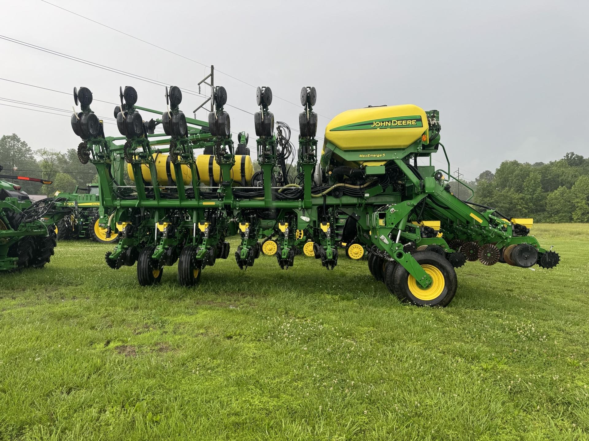 2015 John Deere 1795 Image