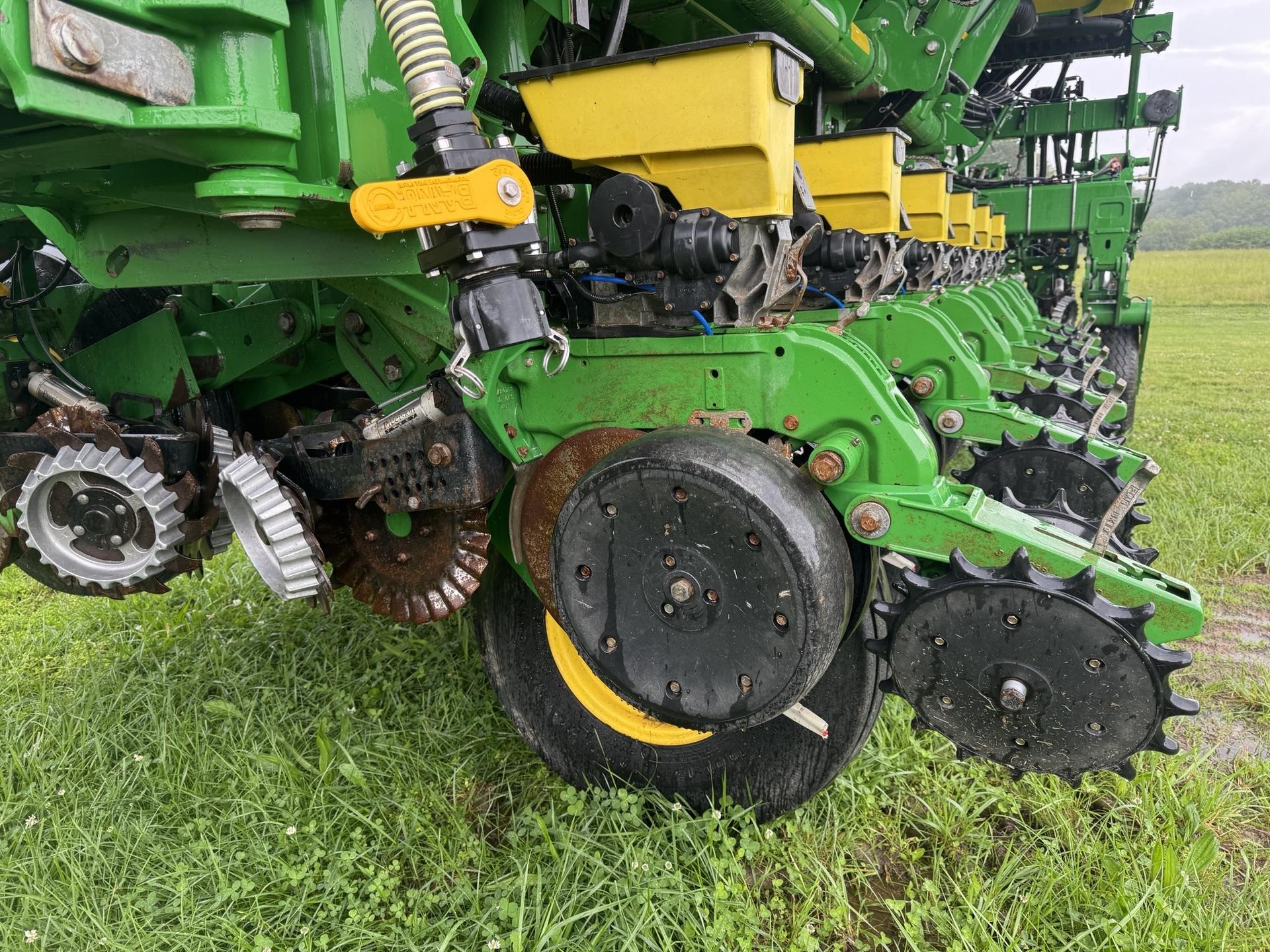 2015 John Deere 1795 Image